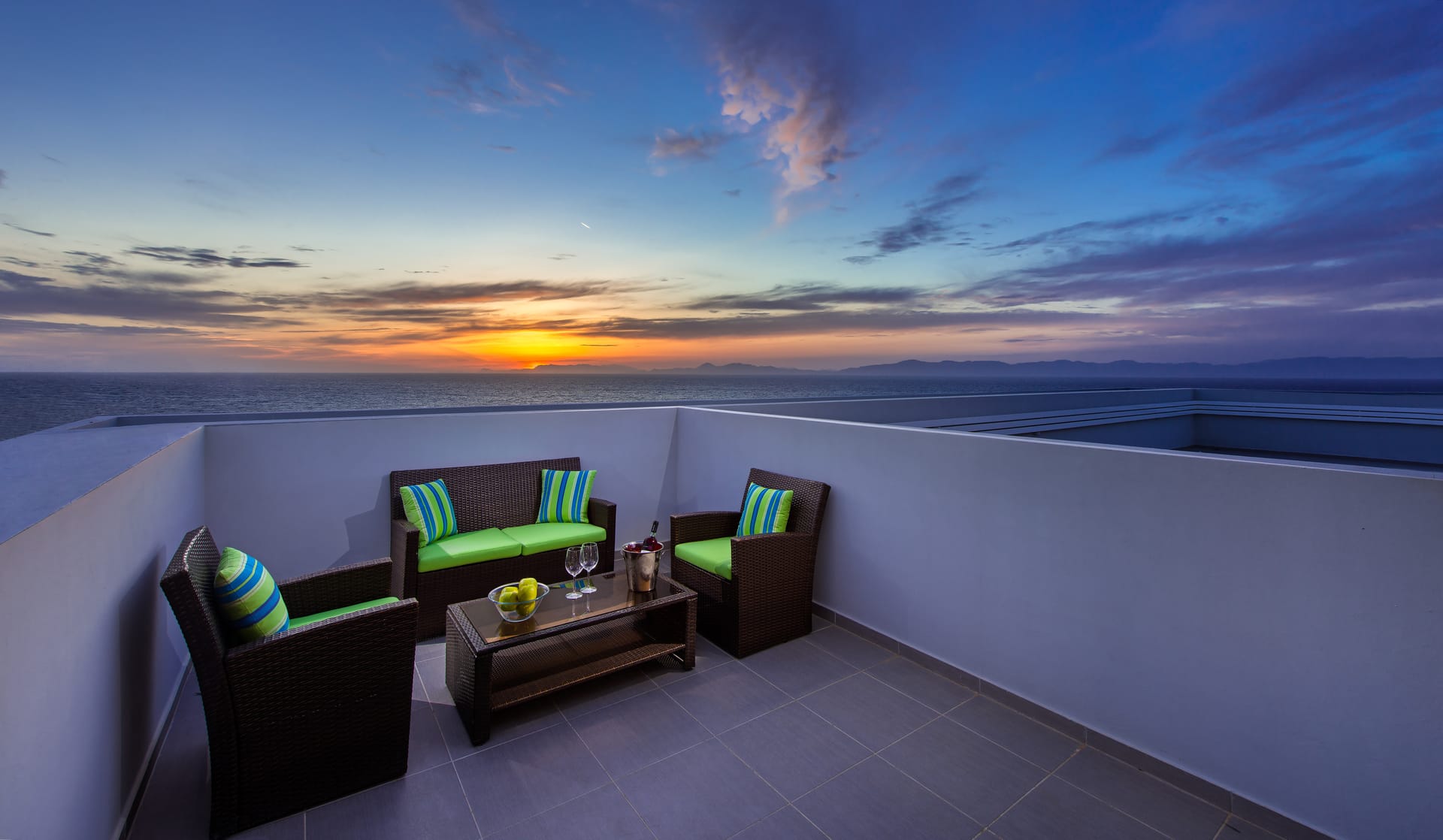 Deluxe Suite with Sea View