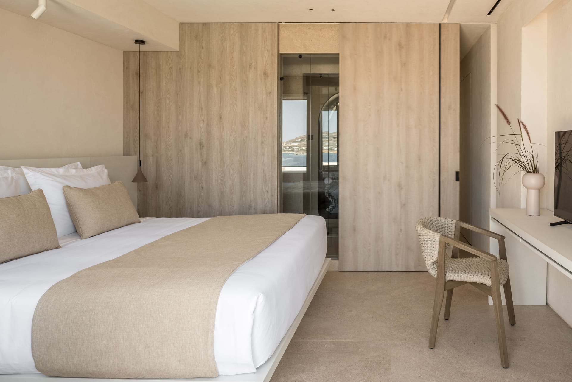 Signature Room with Outdoor Hot Tub &amp; Sea View