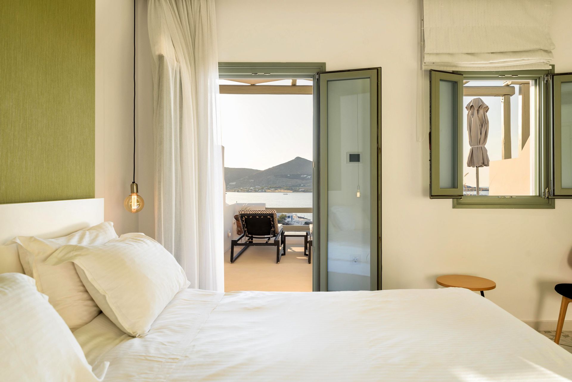 Superior Apartment with Outdoor Hot Tub and Panoramic Sea View