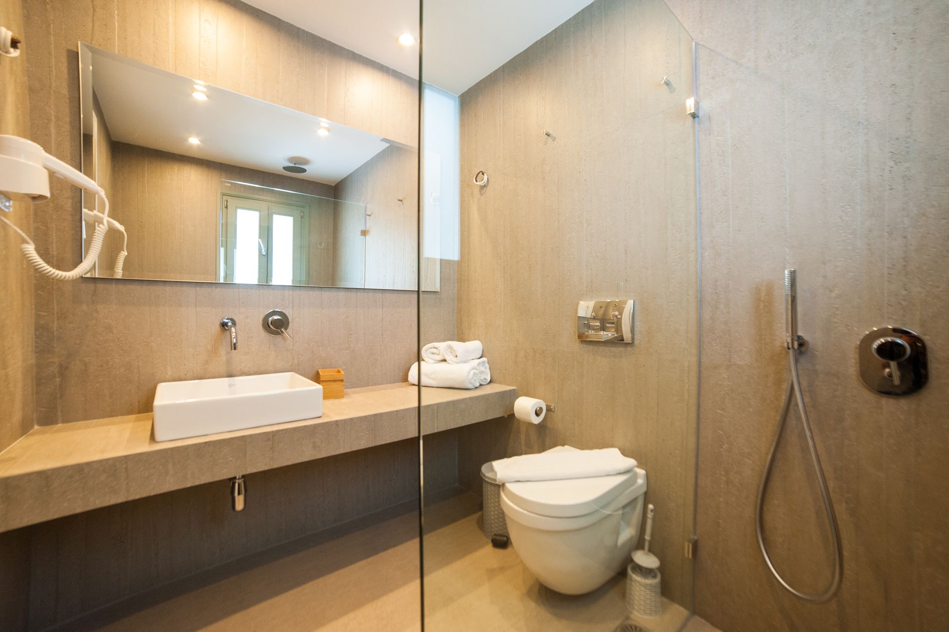 Superior Apartment with Outdoor Hot Tub and Panoramic Sea View