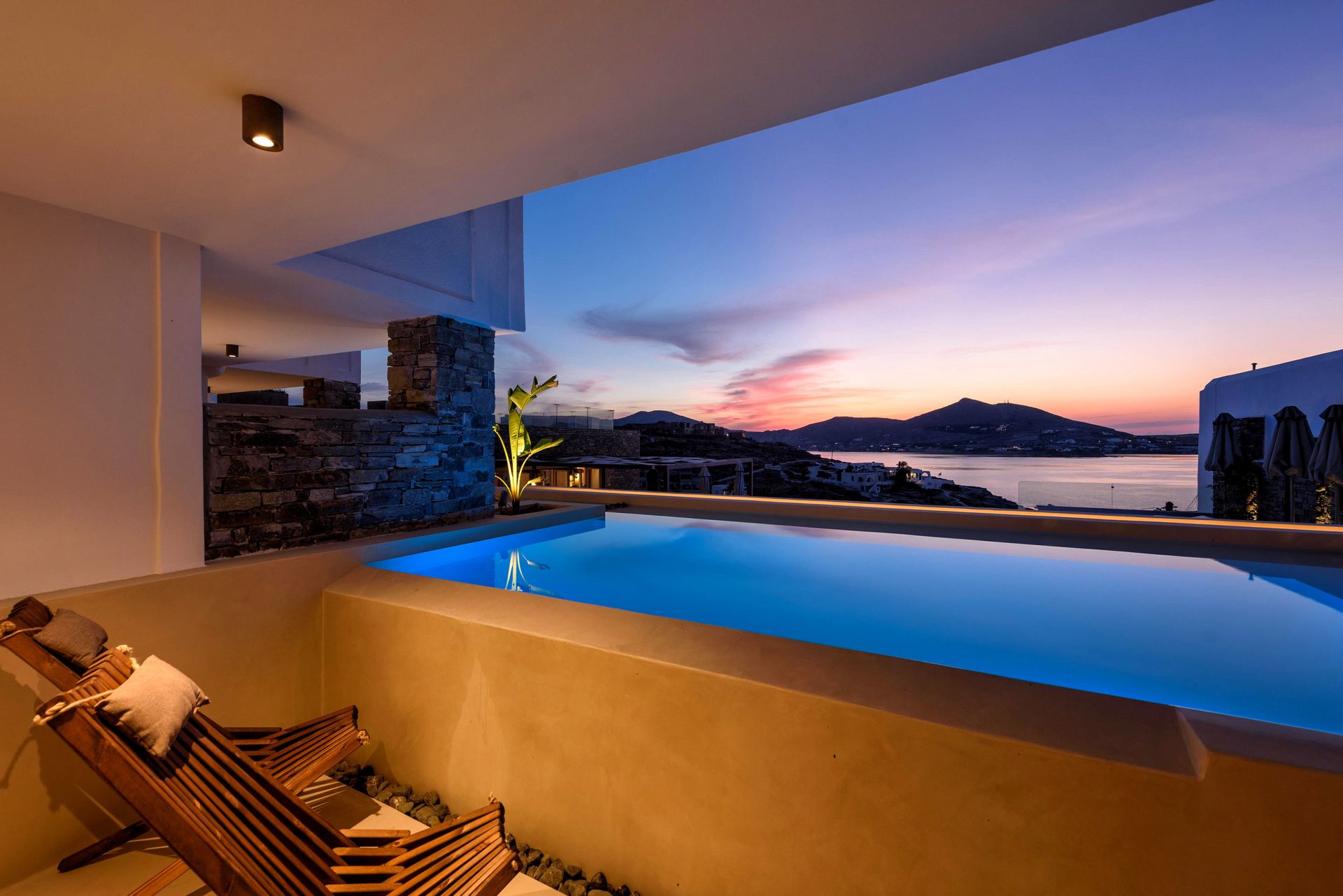 Family Suite with Private Pool & Sea View