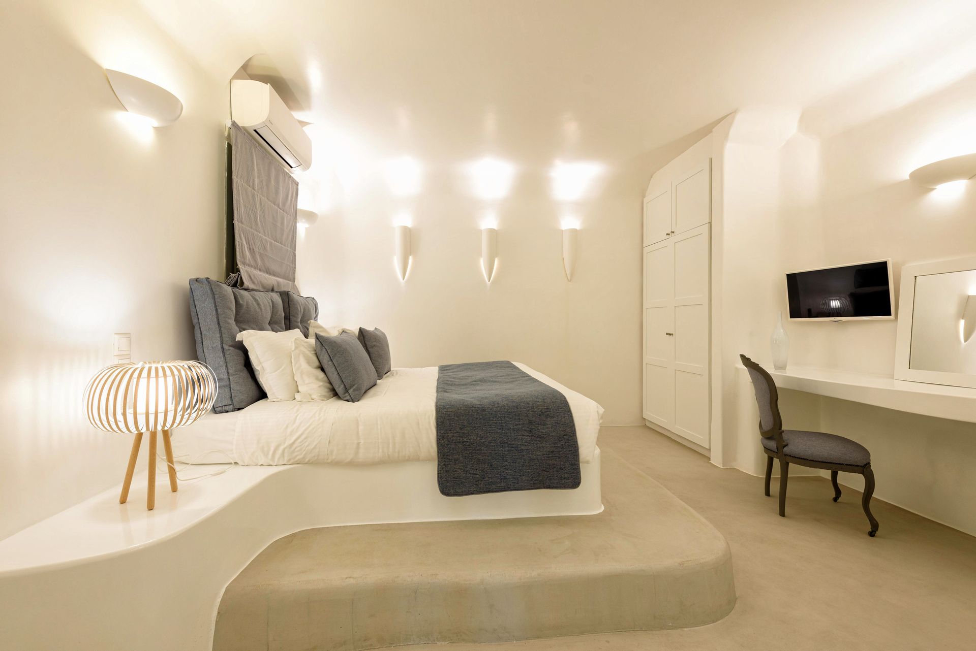 Family Suite with Private Pool & Sea View