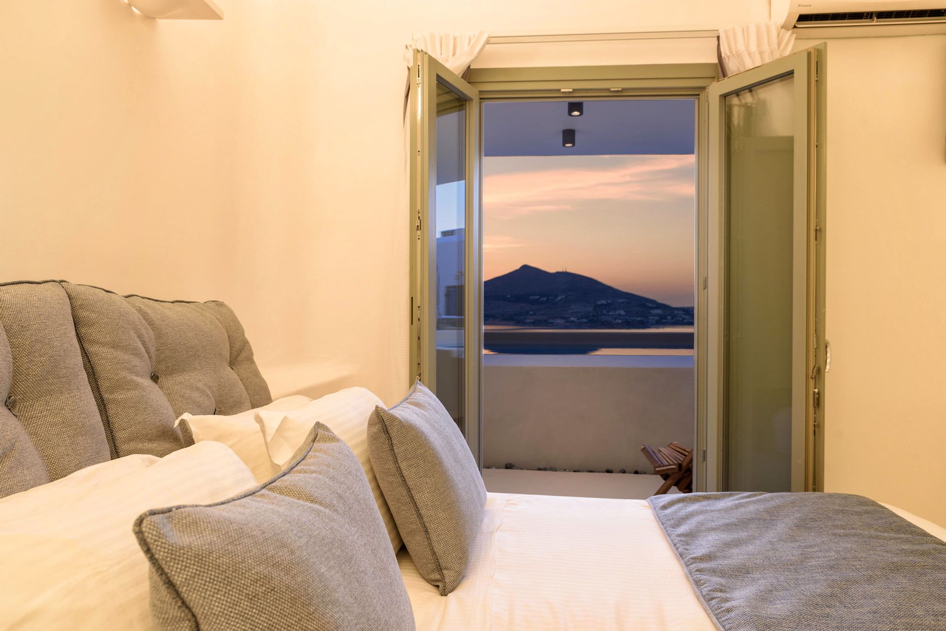 Family Suite with Private Pool & Sea View
