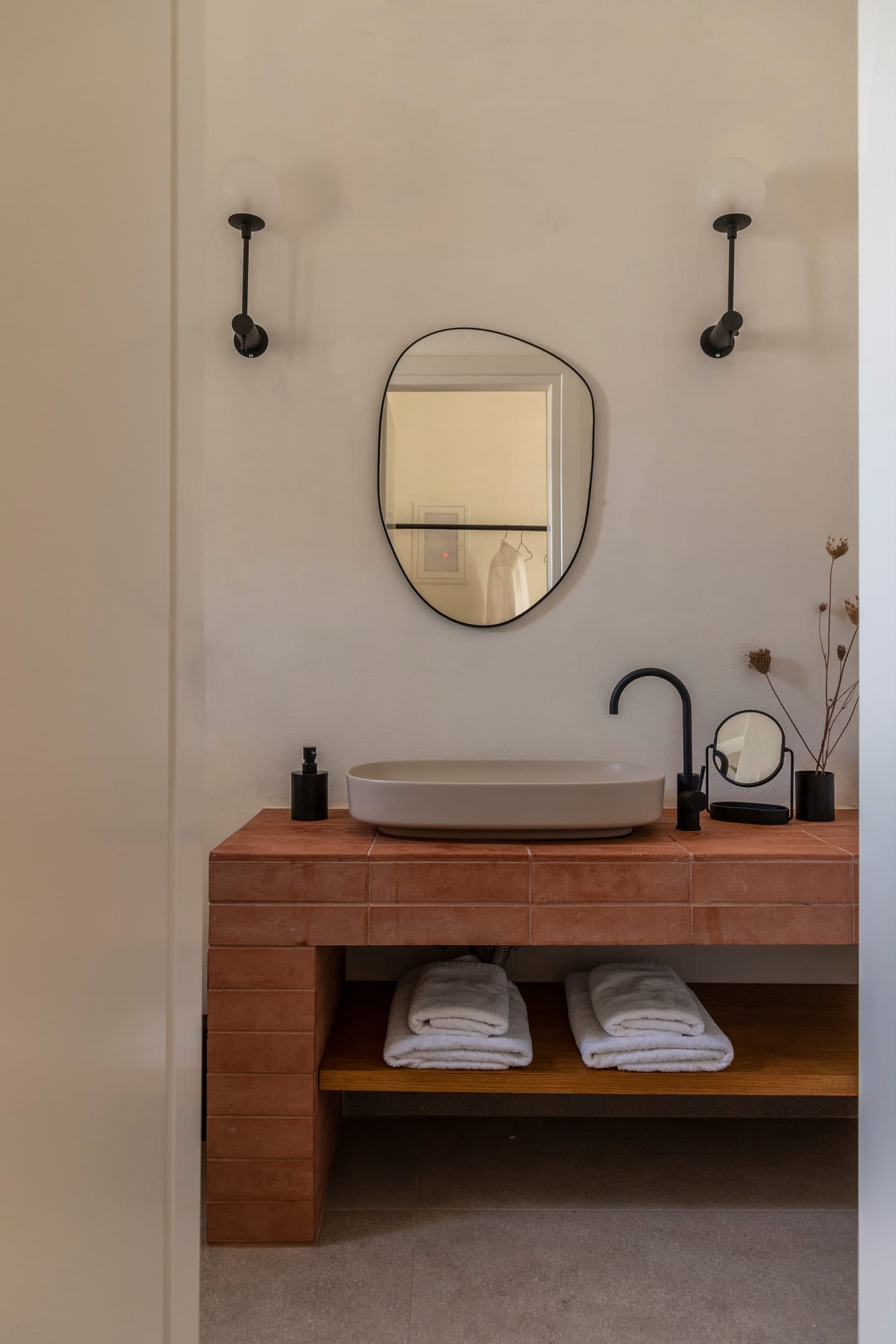 Deluxe Double with Courtyard and Pool View