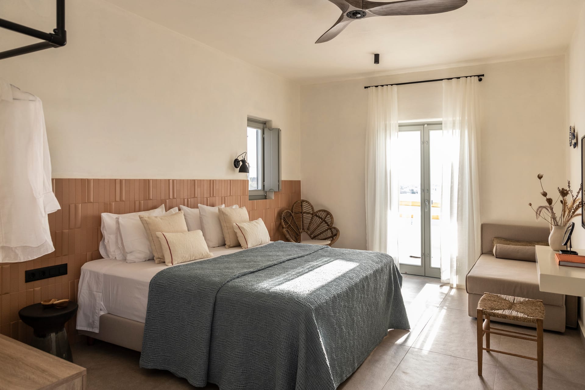 Upbeat Double with Large Terrace Sea View (1st floor)