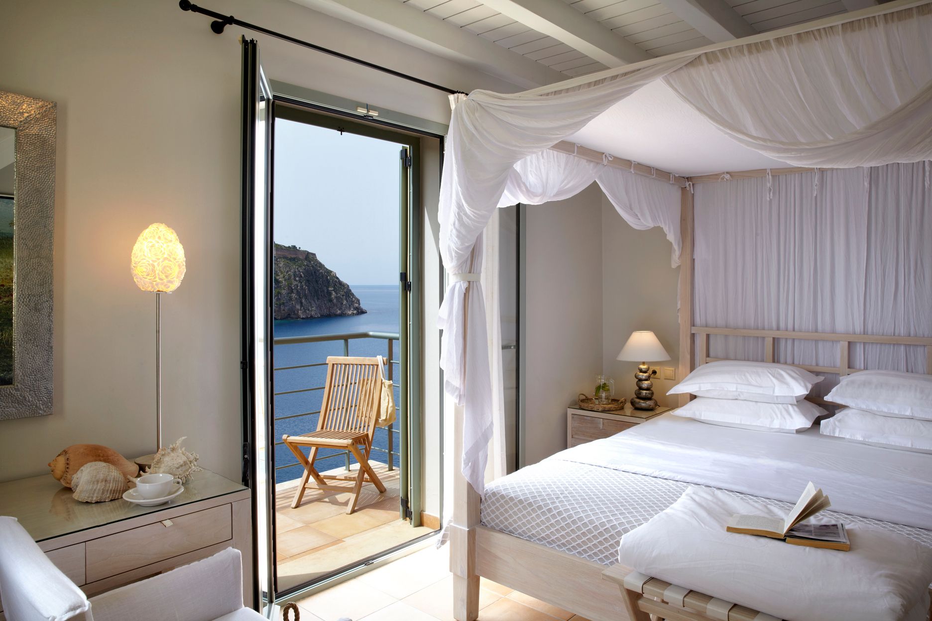 Villa Akrogiali | 3 Bedroom Villa