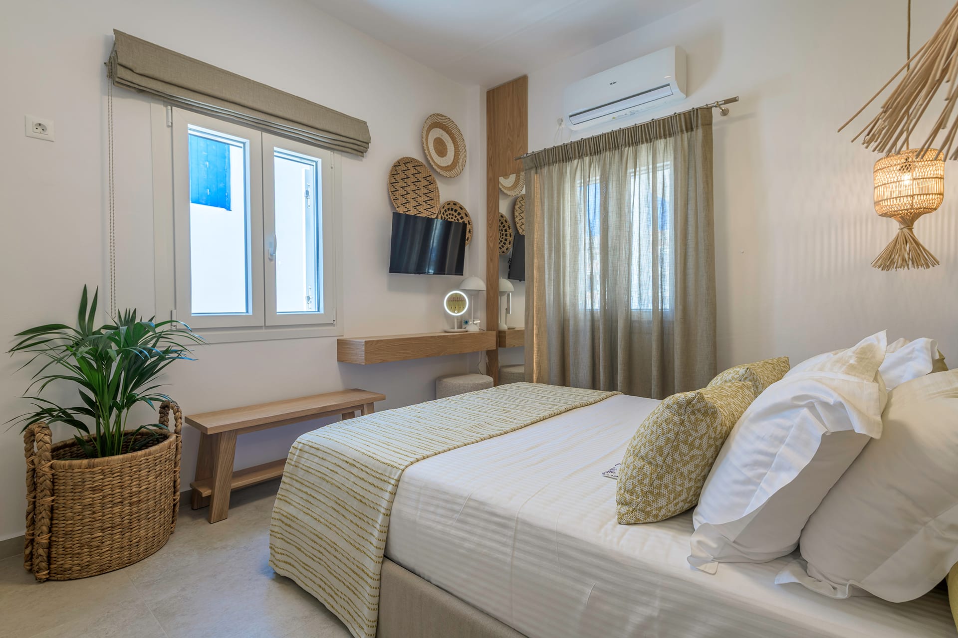 Upper Deluxe Suite