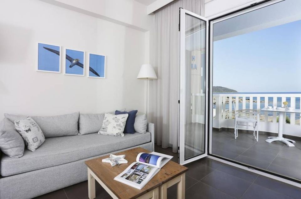 Studio Side Sea View