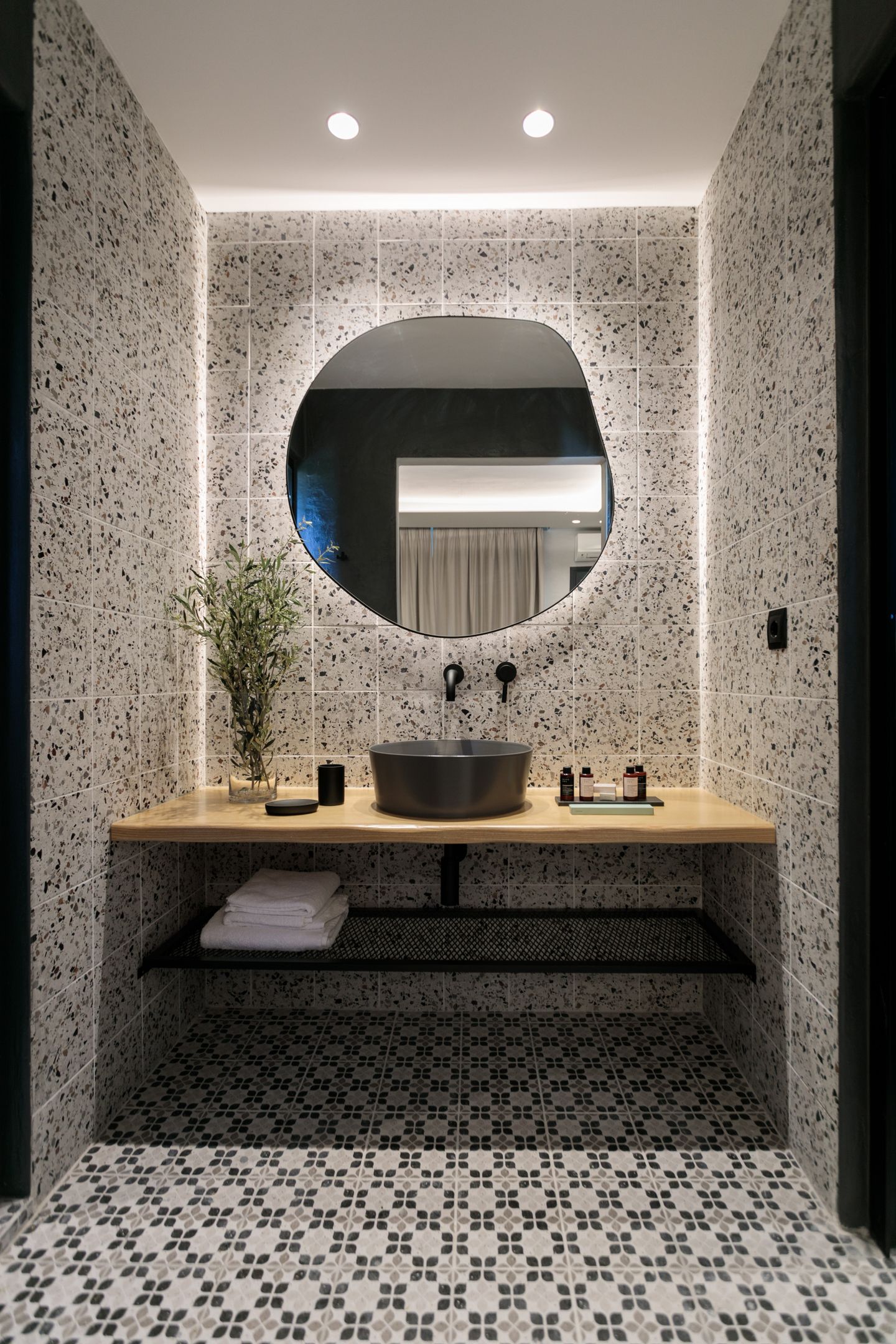 One Bedroom Apartment