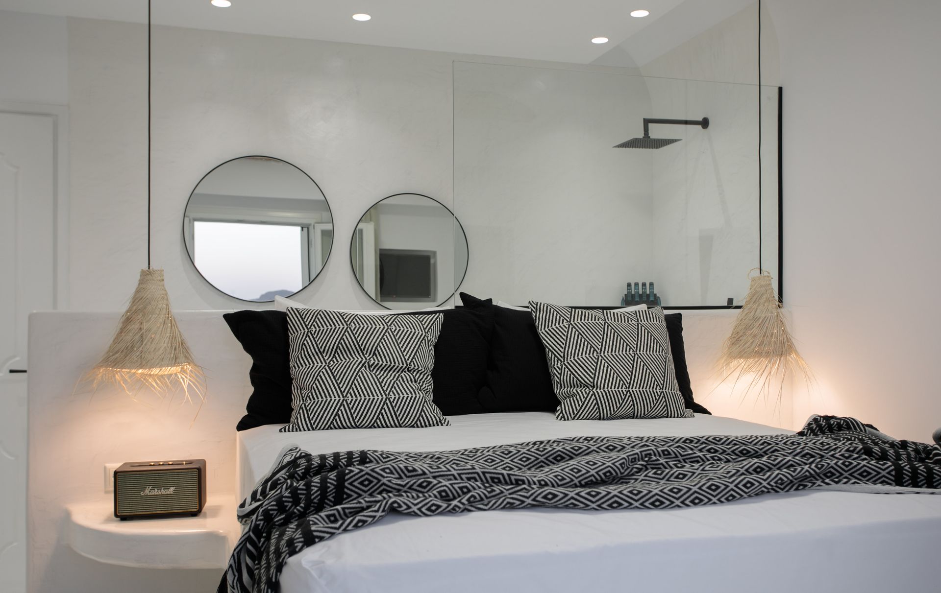 One Bedroom Apartment with Sea View