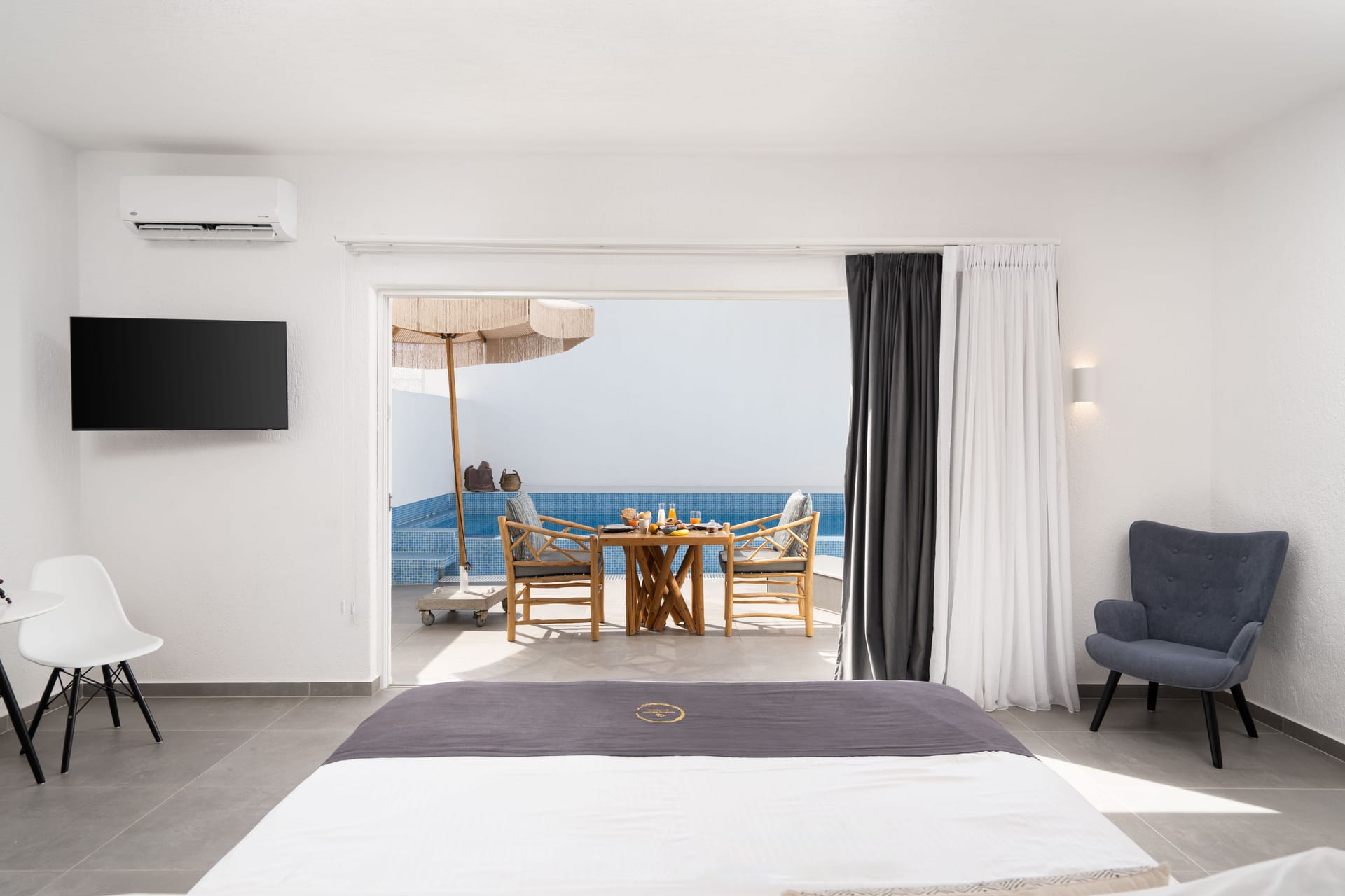 King suite with private jetted swimming pool