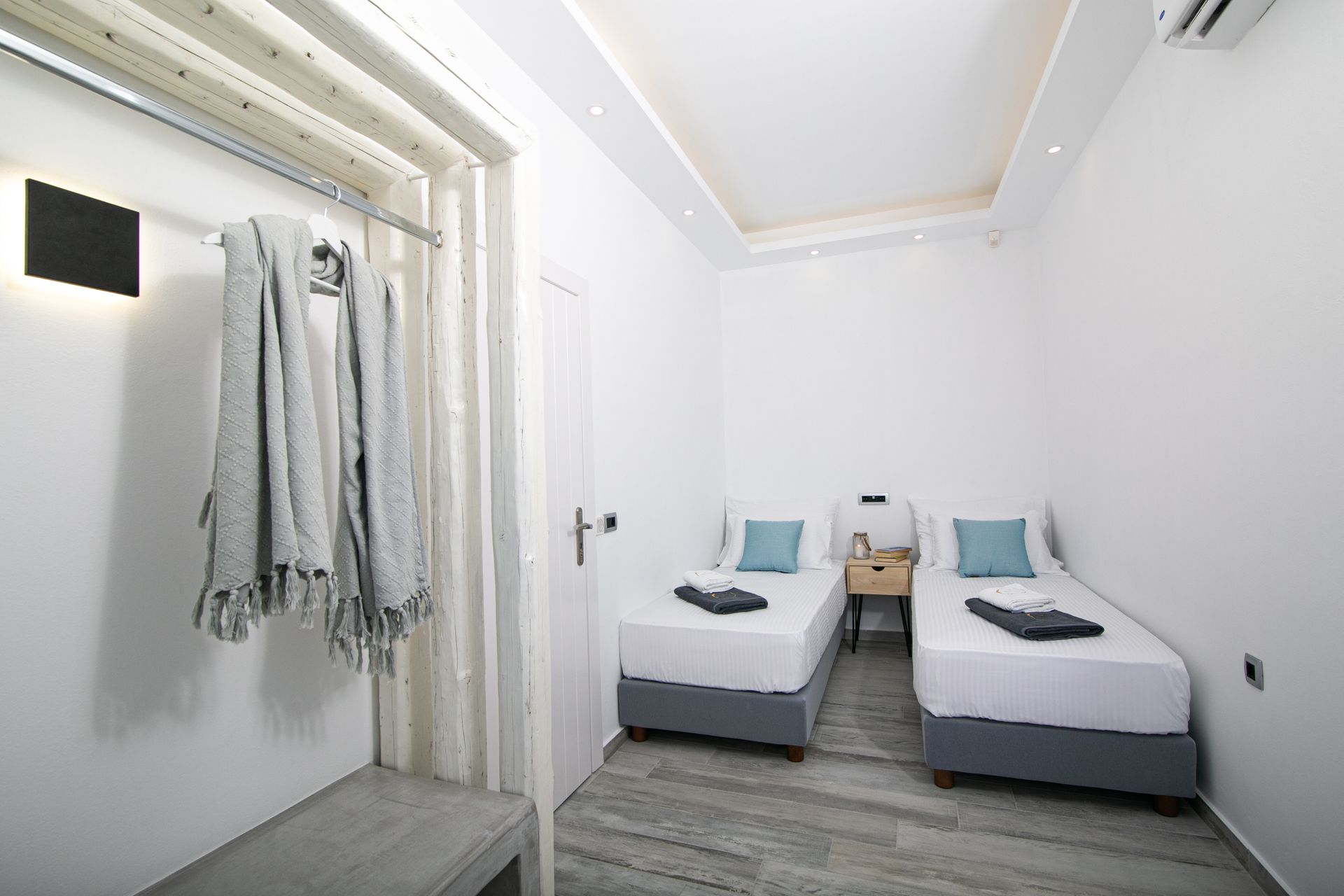 Luxury two bedroom suite with private hot tub and beach front