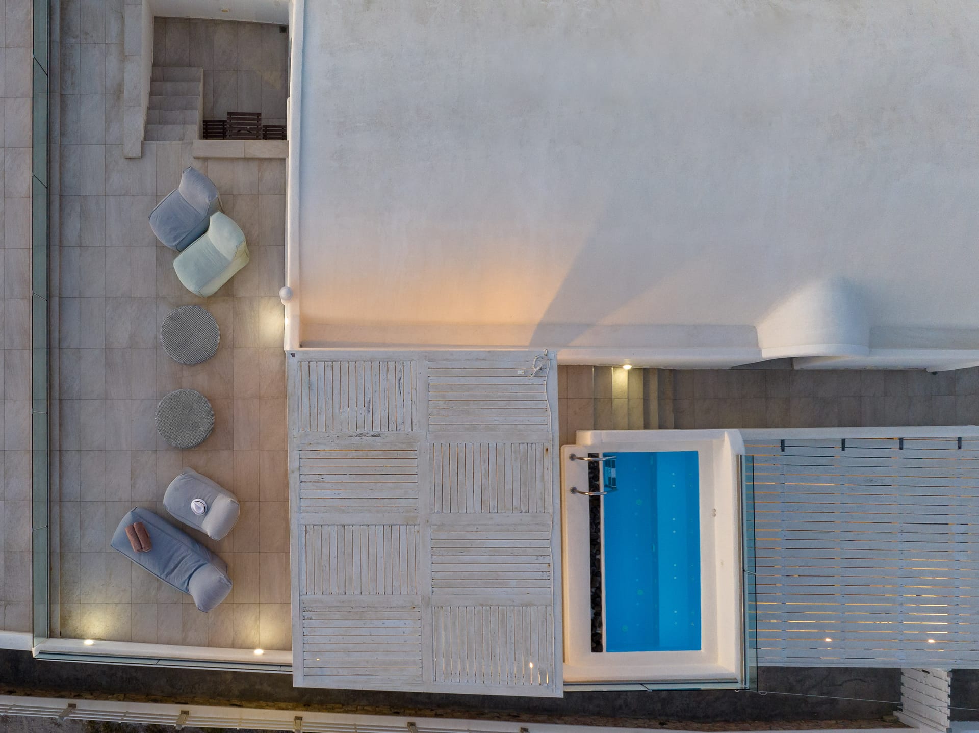 Executive Duplex Three Bedroom Villa with two hot tubs and beach front