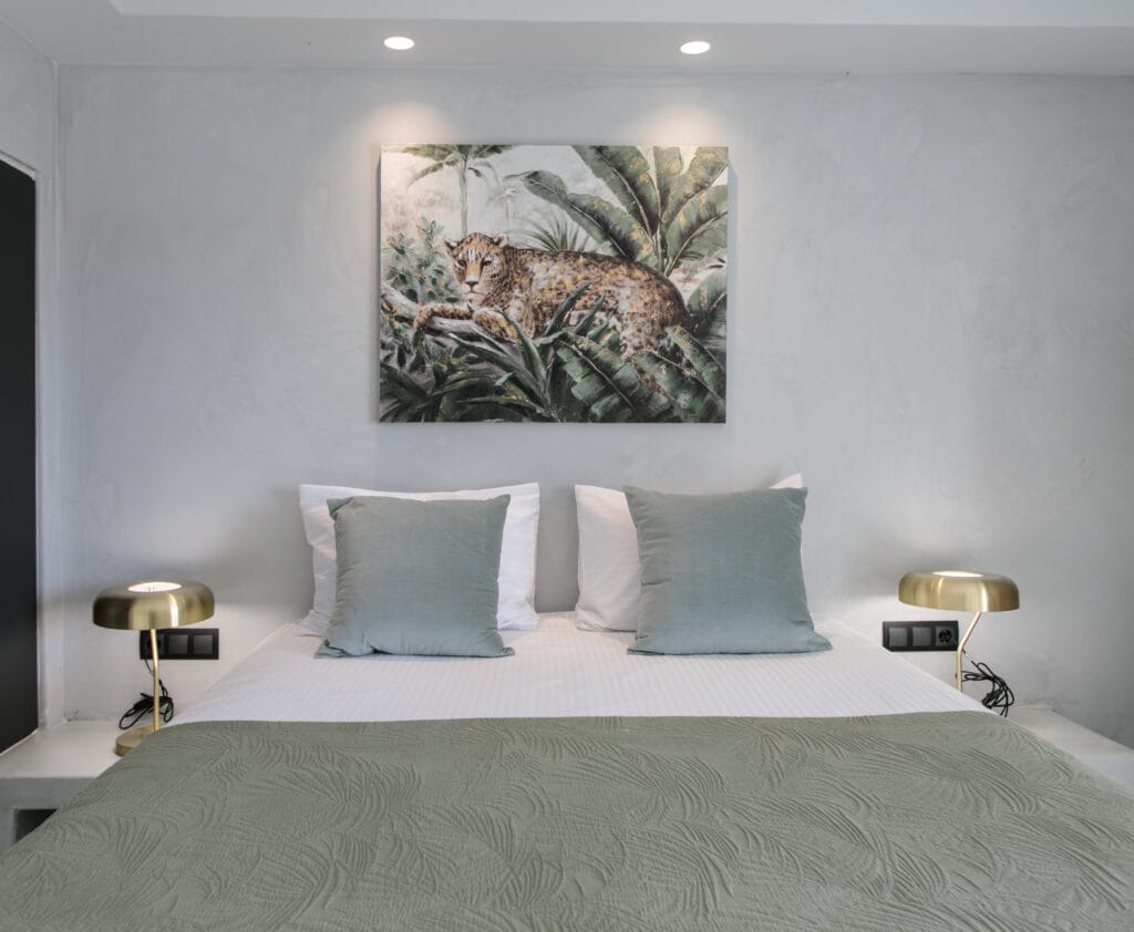 Deluxe Suite with Hot Tub