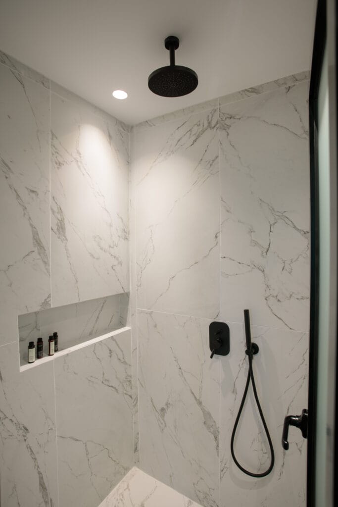 Deluxe Suite with Hot Tub