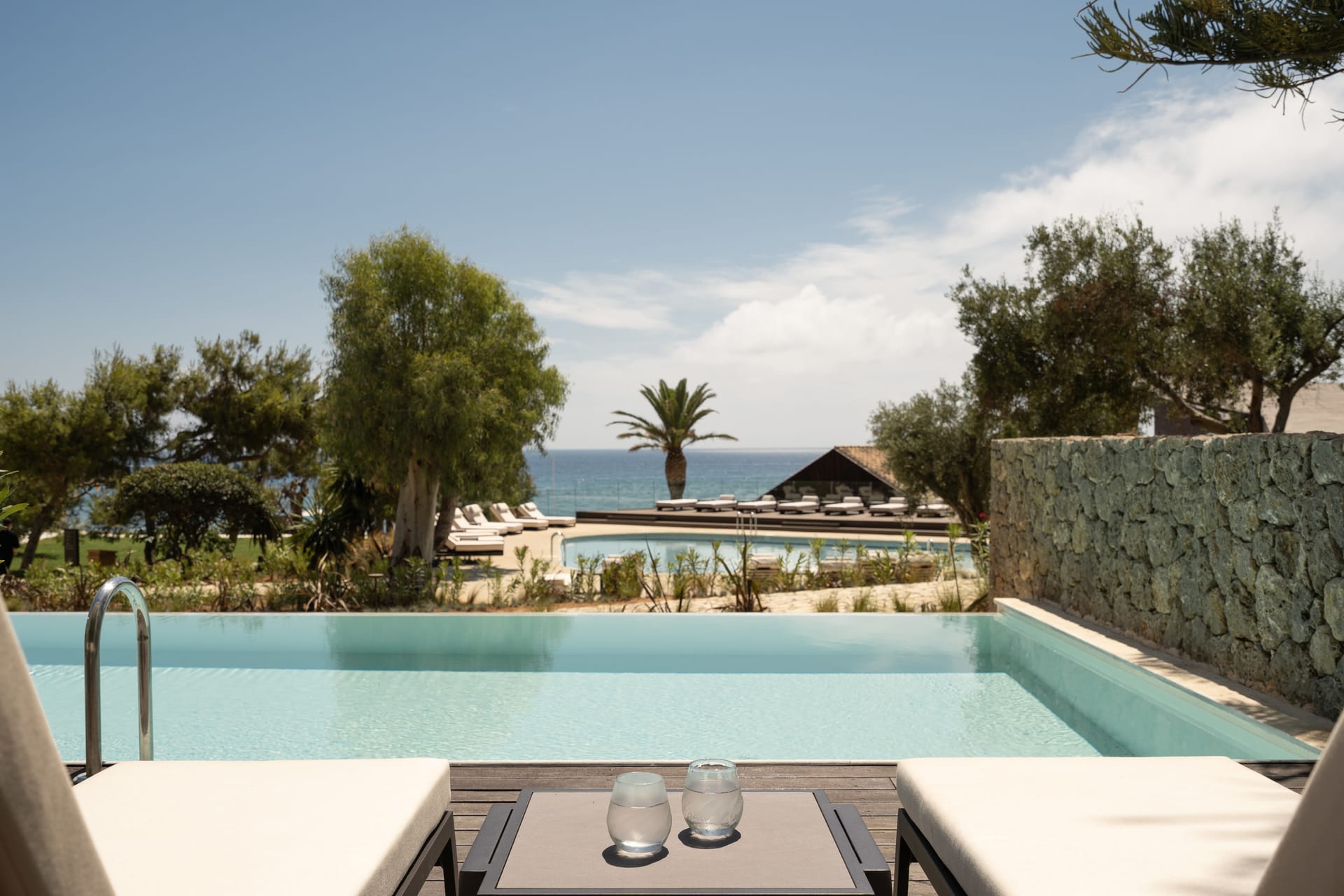 Sapphire Junior Suite with Swim Up Pool