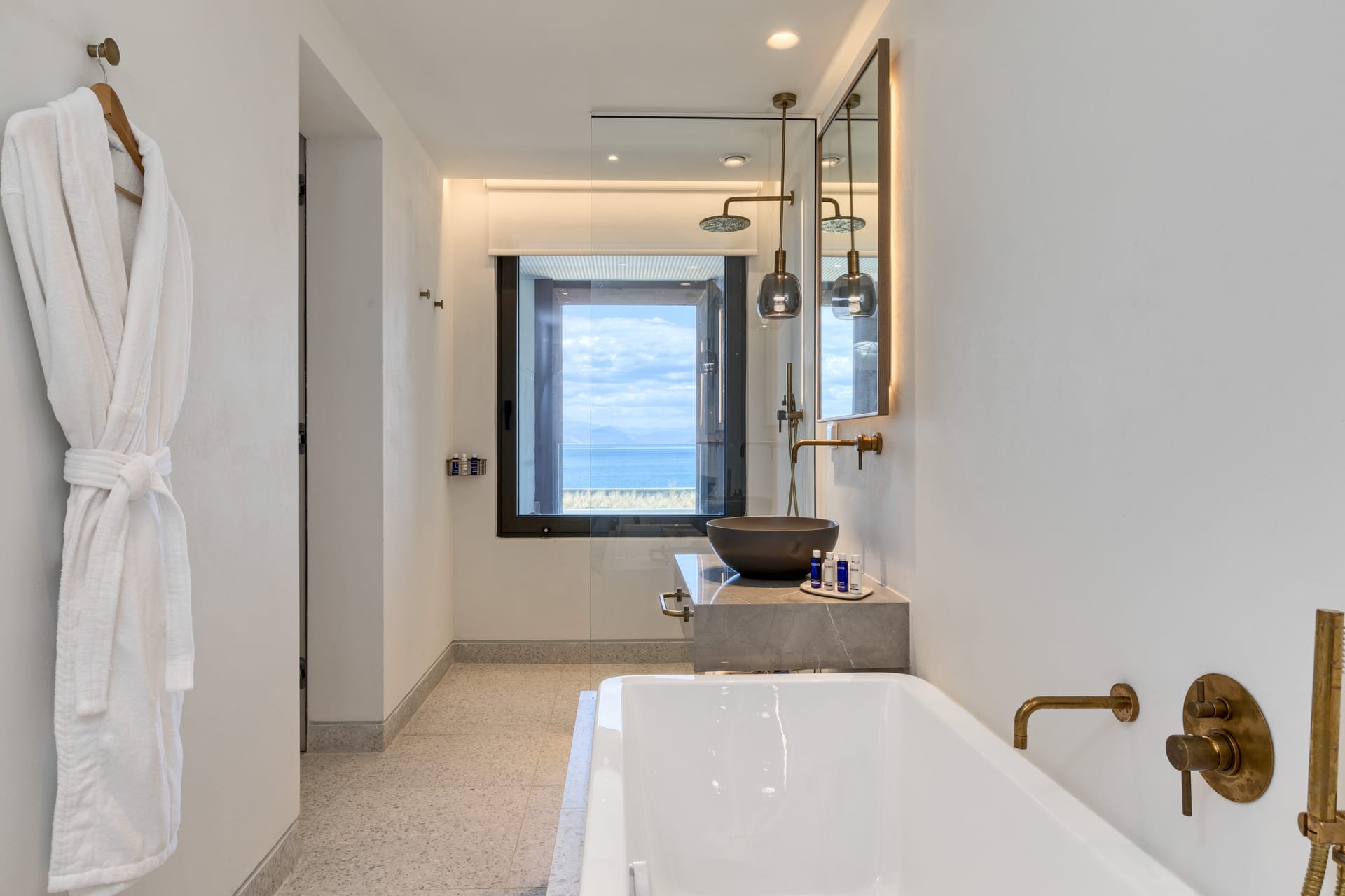 Opal Suite Sea View with Outdoor Jacuzzi