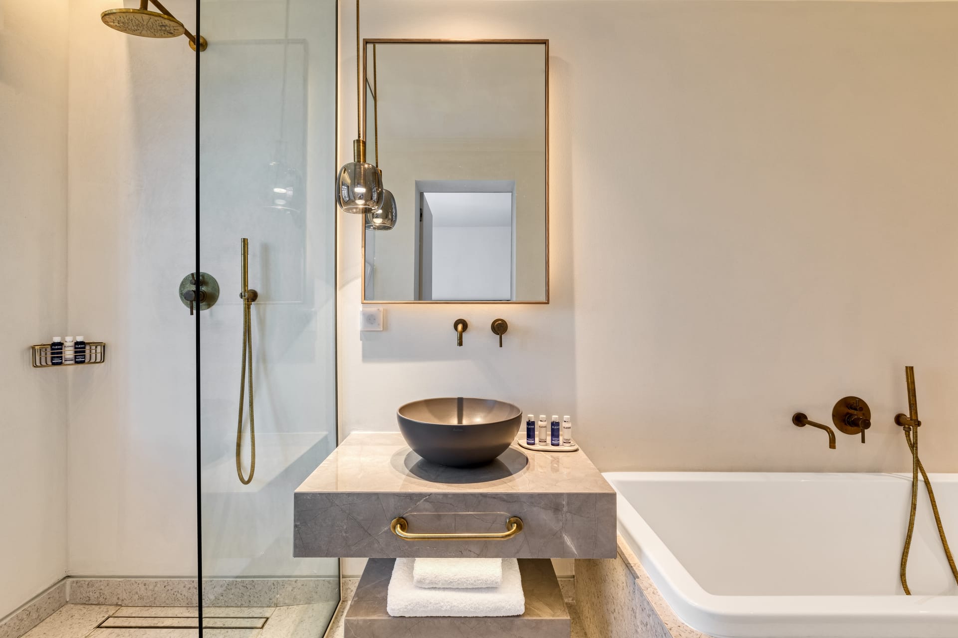 Opal Suite Sea View with Outdoor Jacuzzi