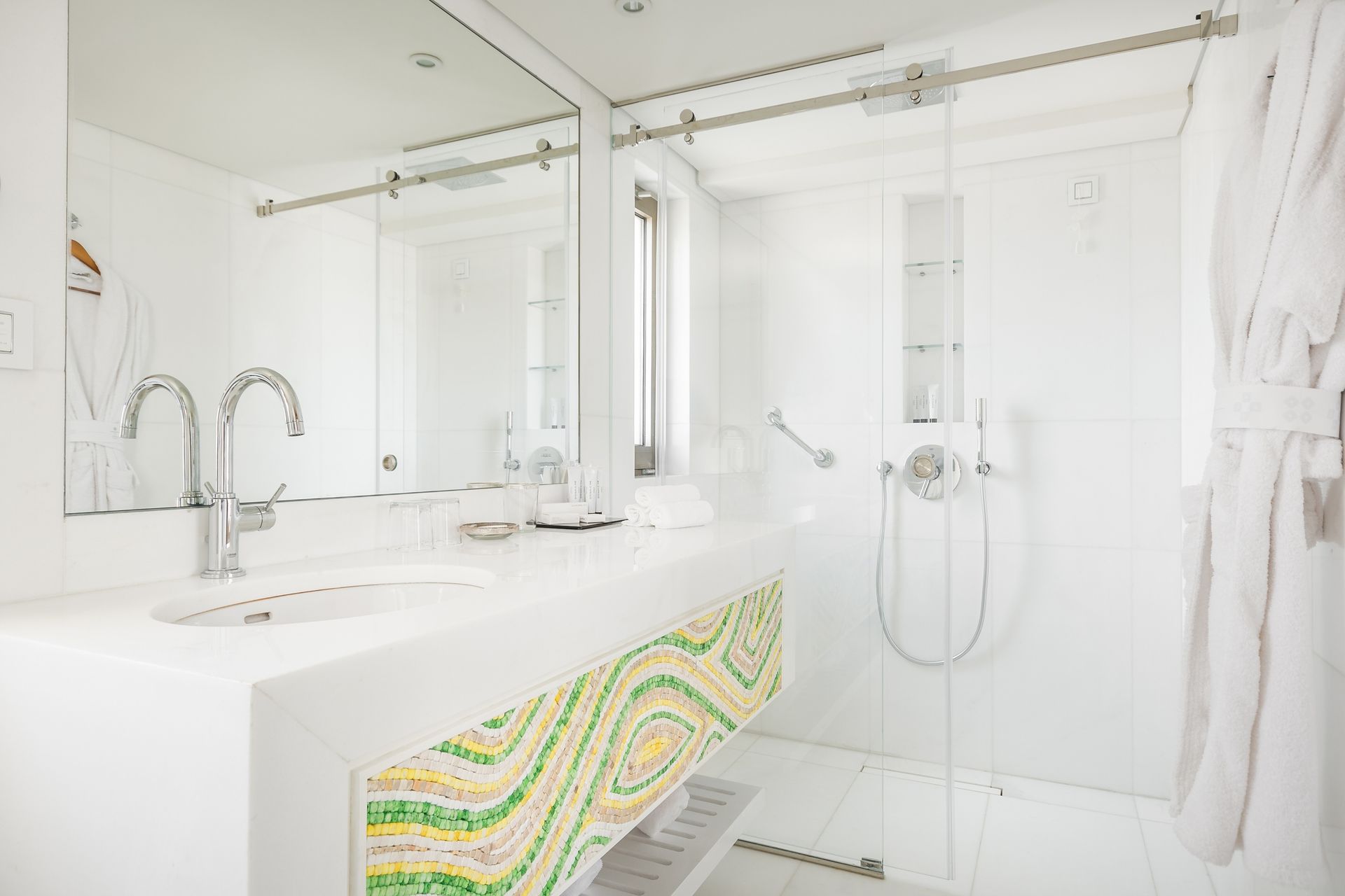 Emerald Suite Beachfront