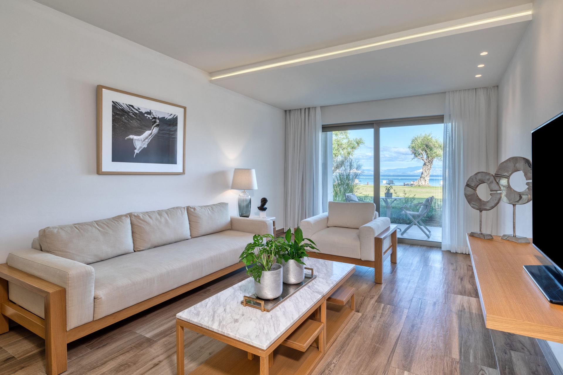Emerald Suite Beachfront