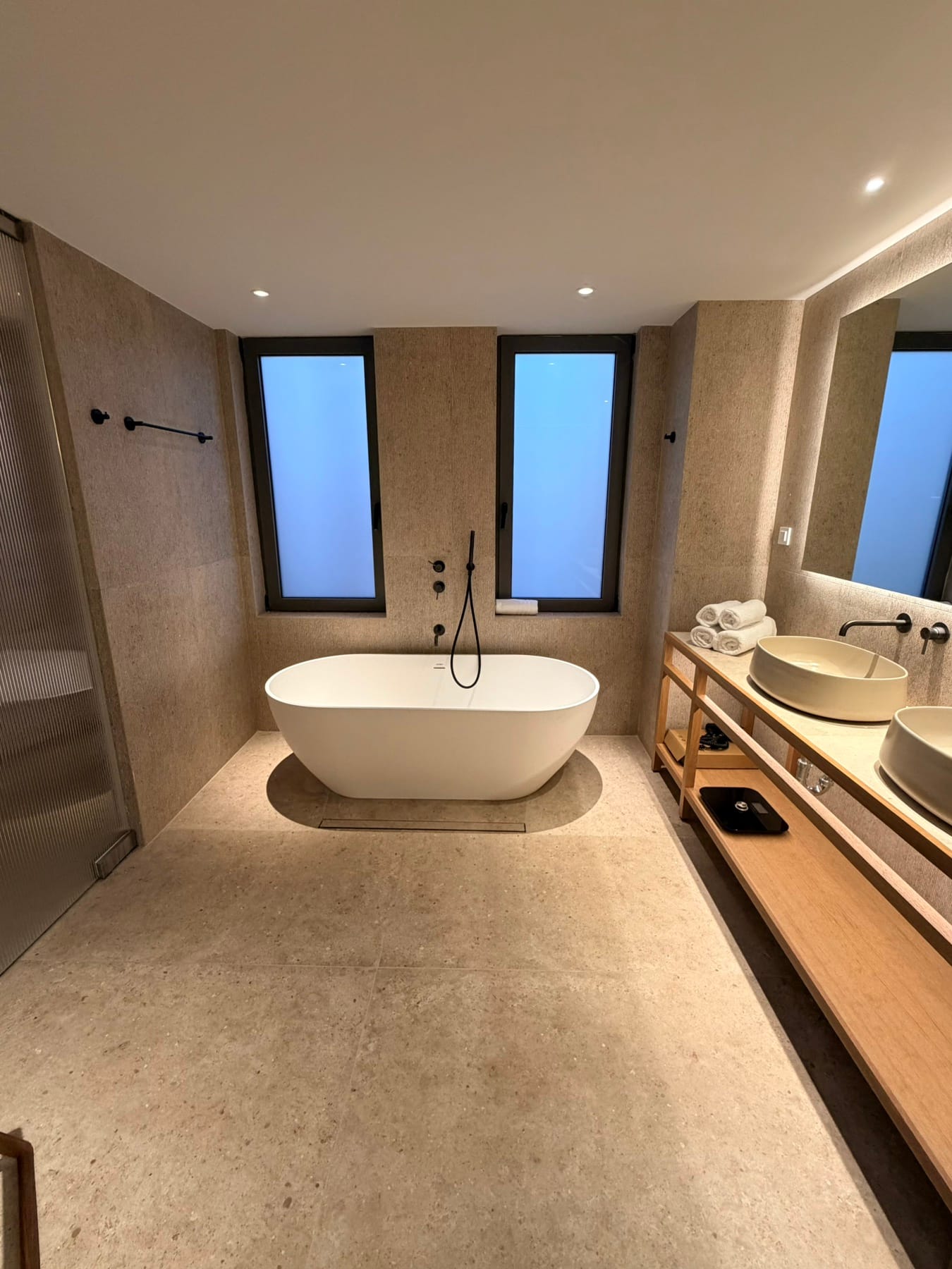 Akrotiri Signature Suite