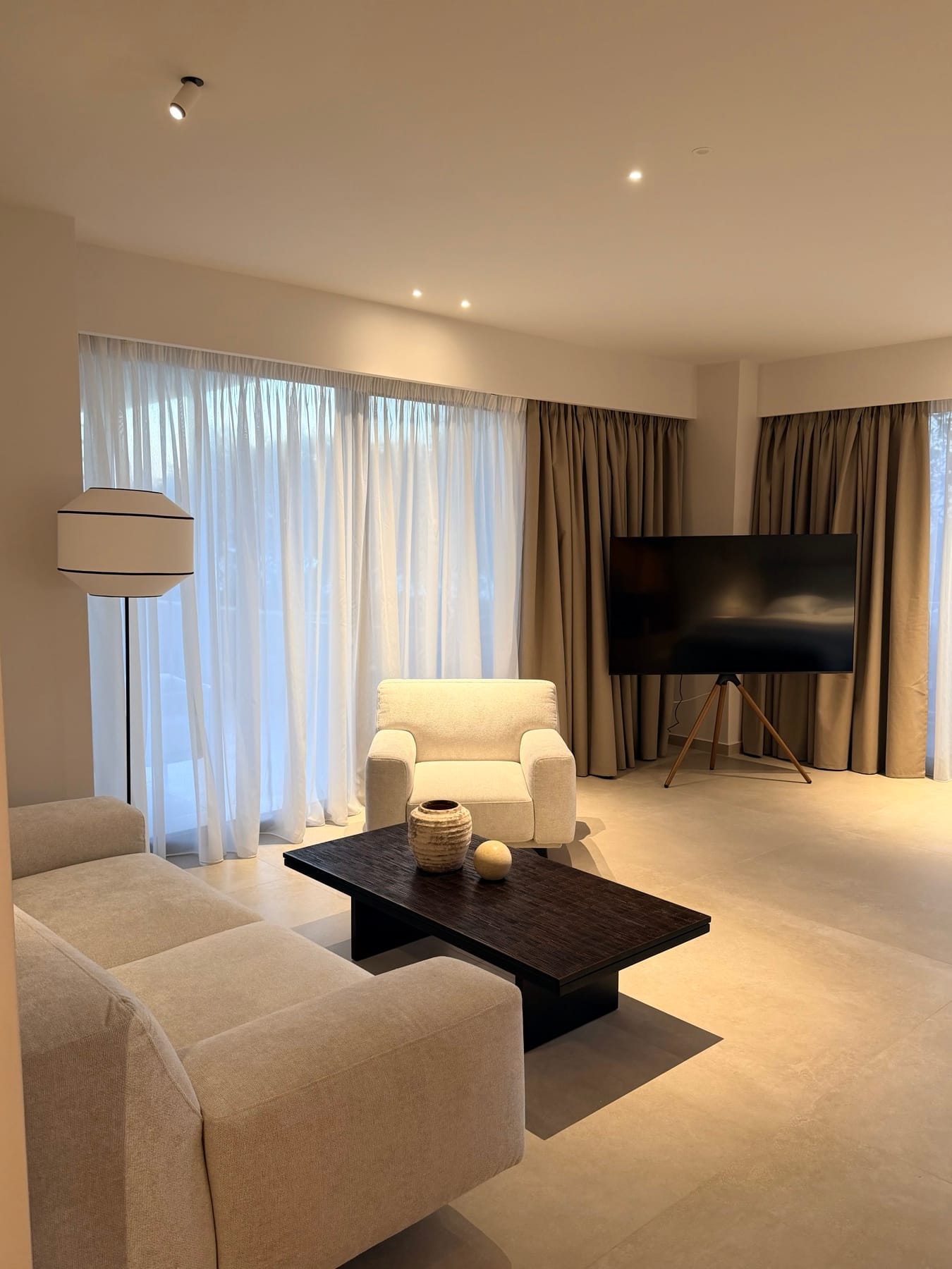 Akrotiri Signature Suite