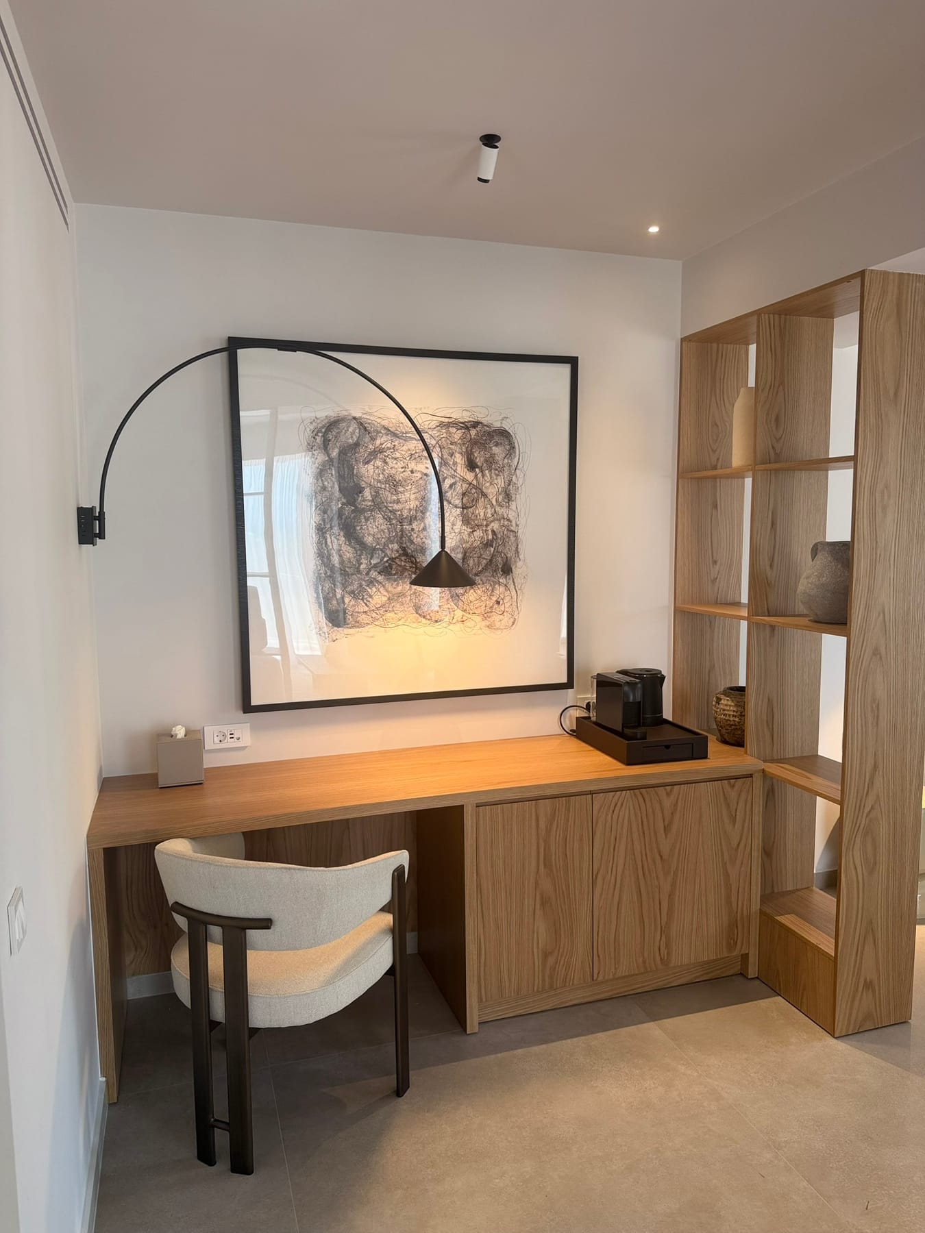 Akrotiri Signature Suite