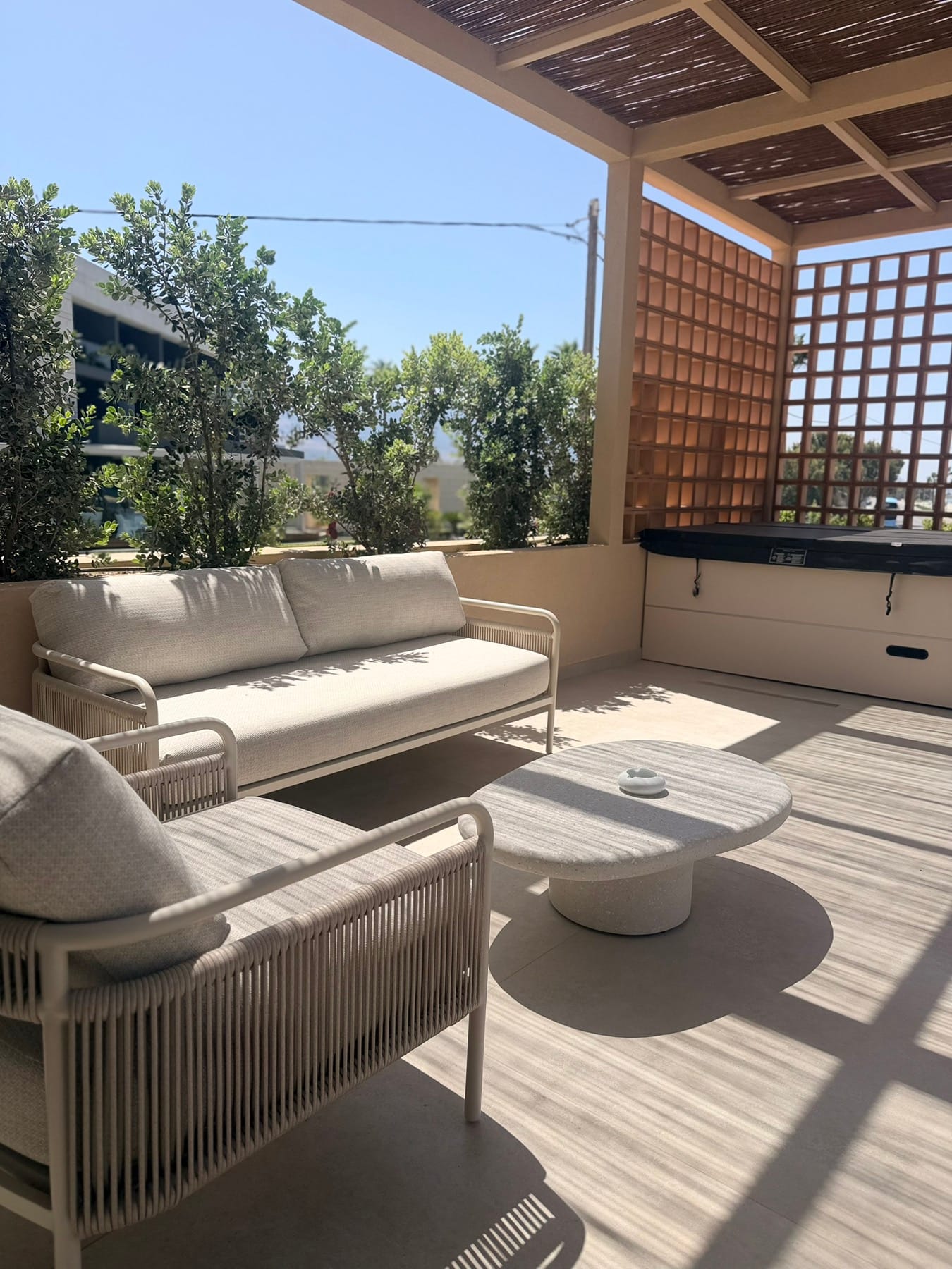 Akrotiri Signature Suite
