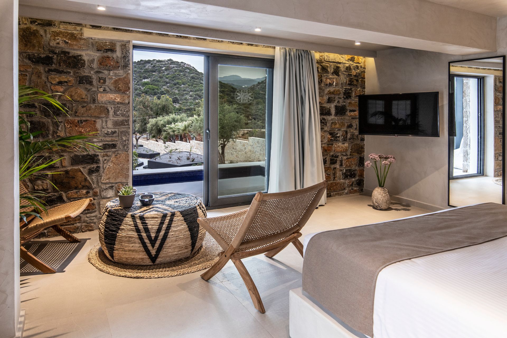 Privilege Suite Private Pool