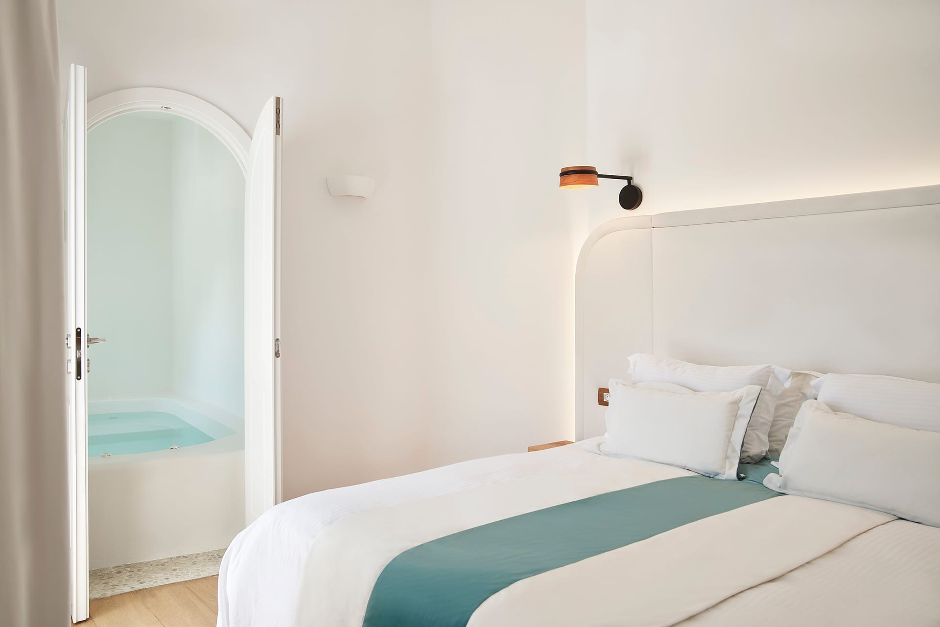 Superior Suite with Jetted Tub - Gea House