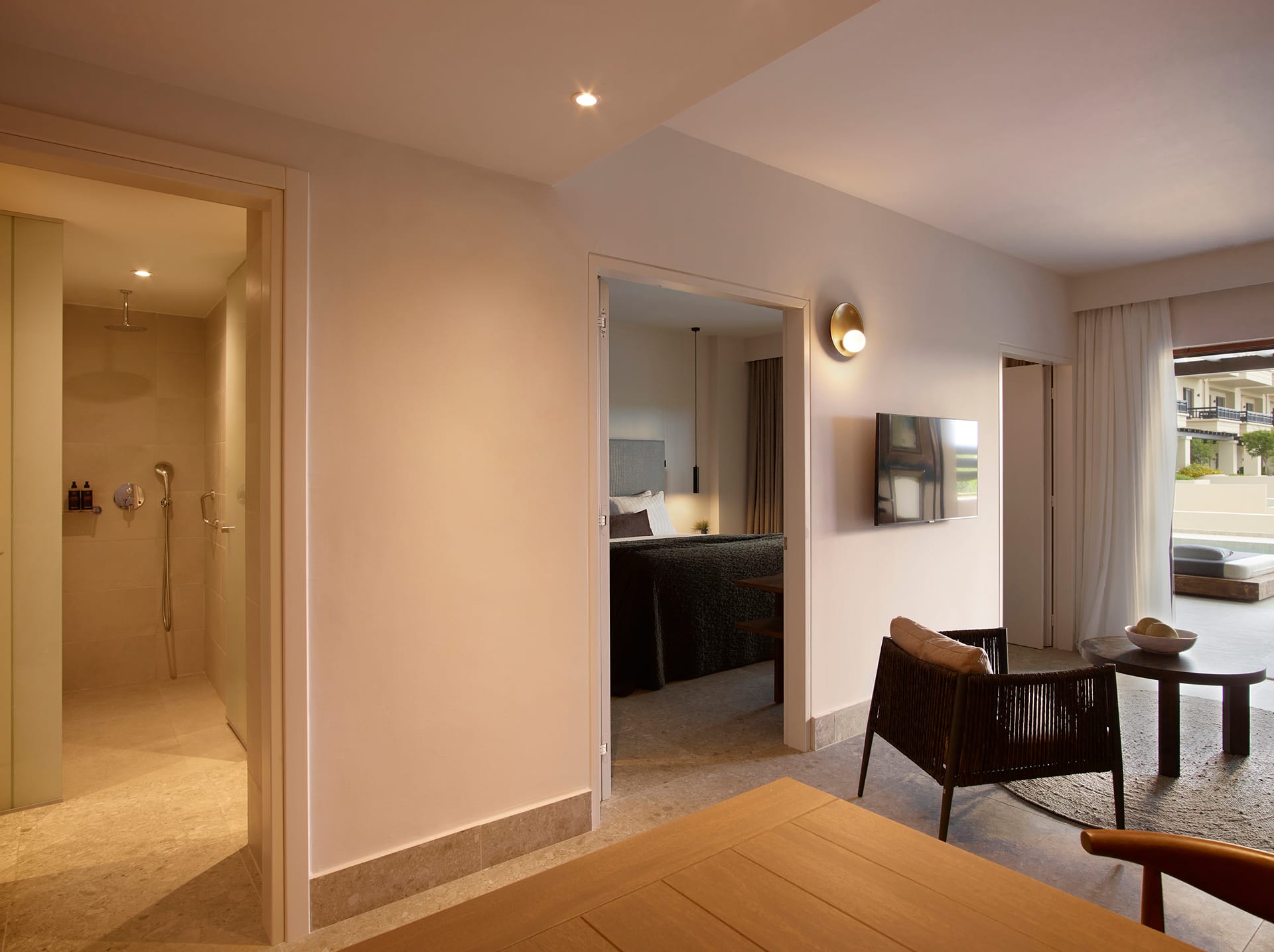 One Bedroom Suite with Chill Out Pool