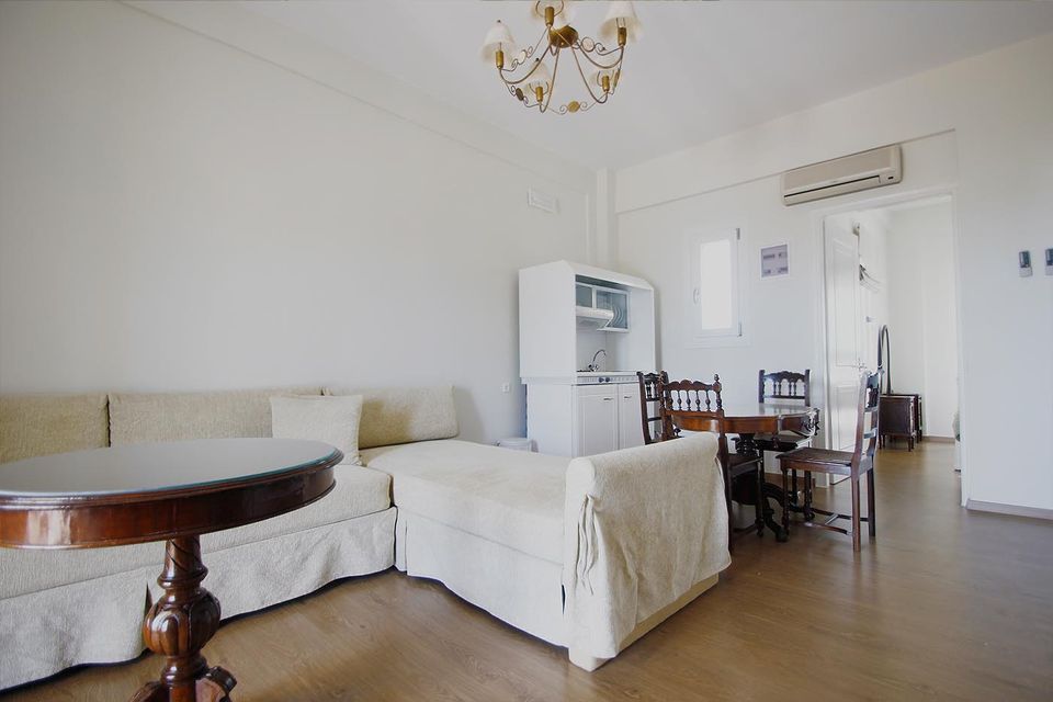 Suite (Two Rooms Apartment)