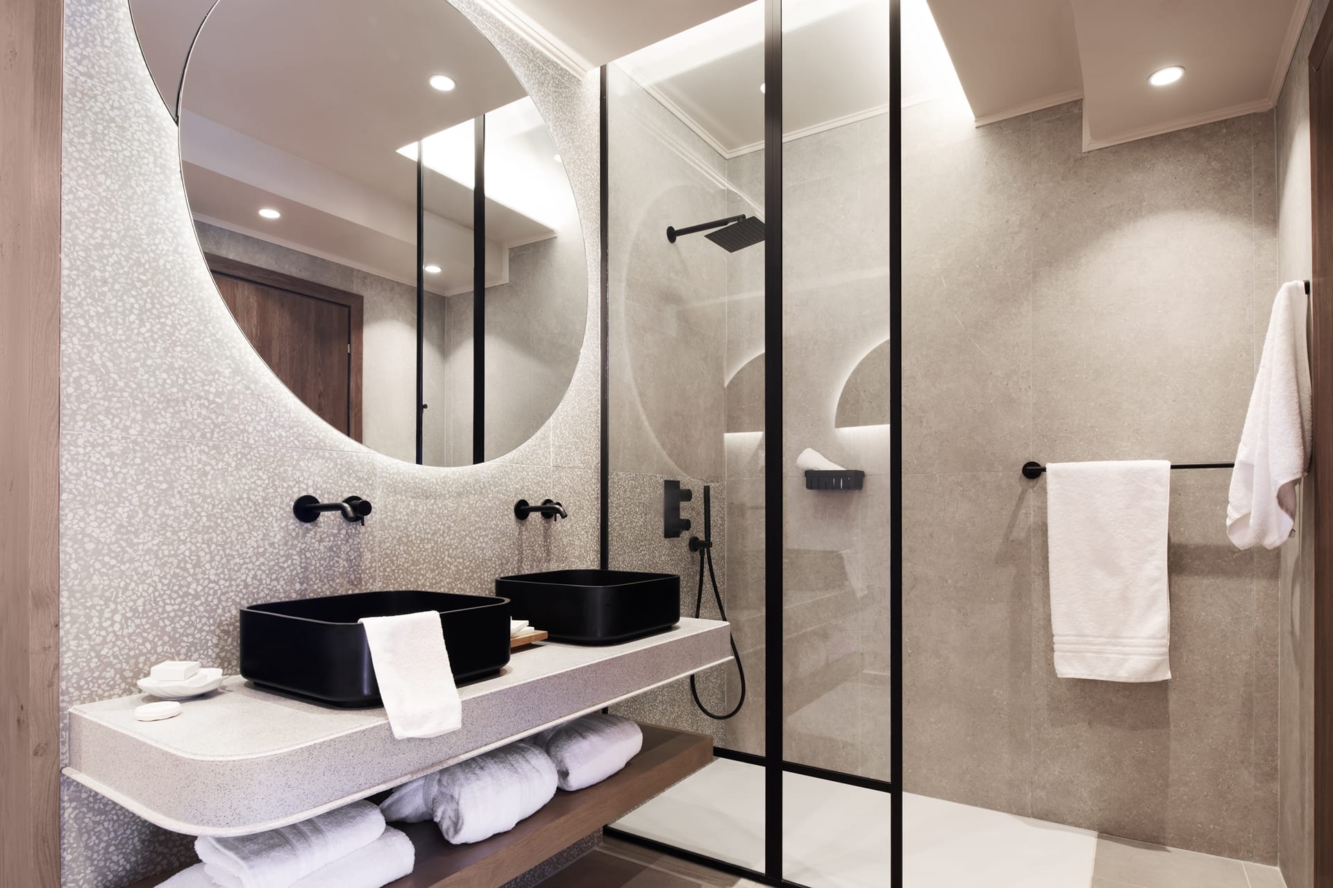 Deluxe Room with Sharing Pool