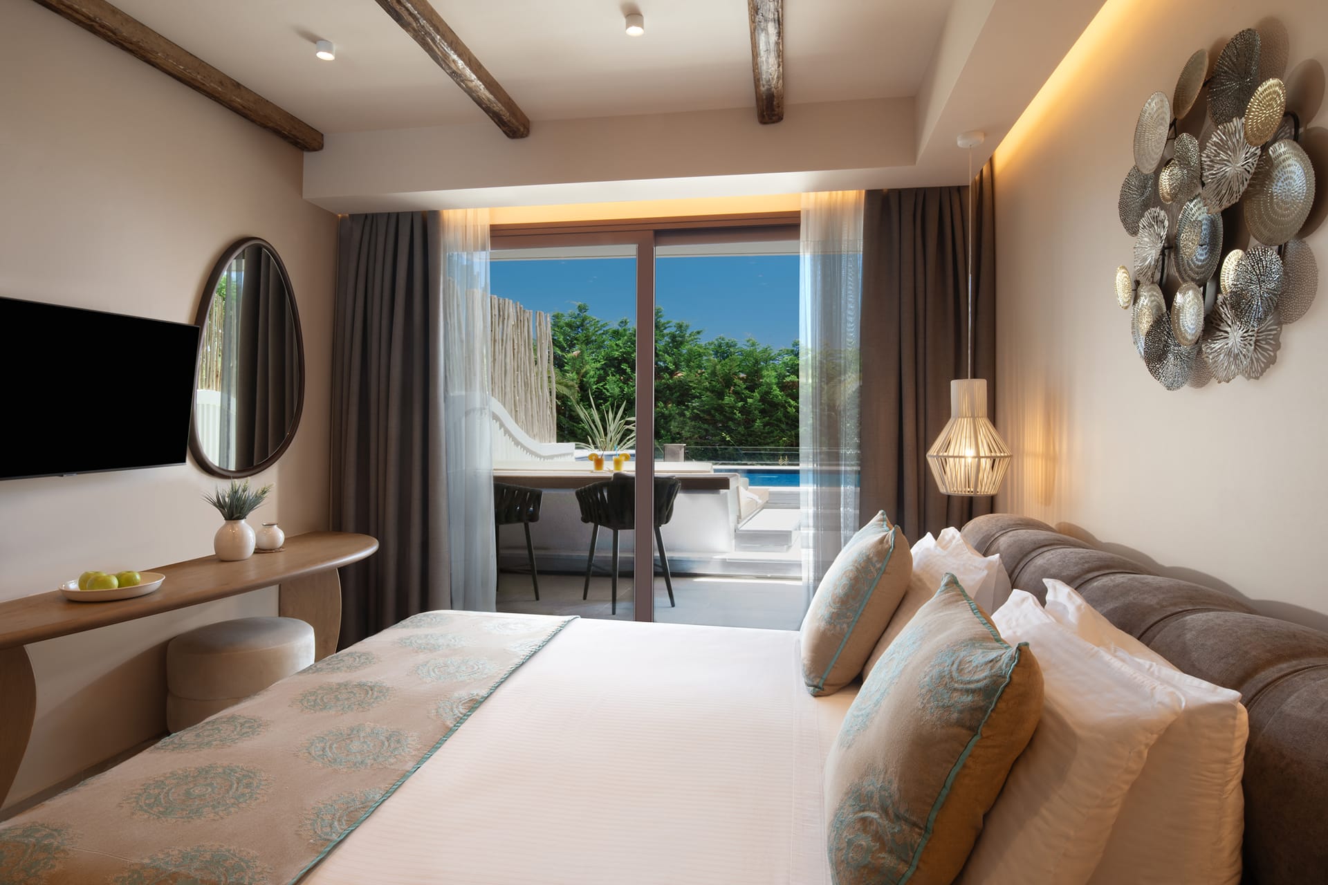 Deluxe Room with Sharing Pool