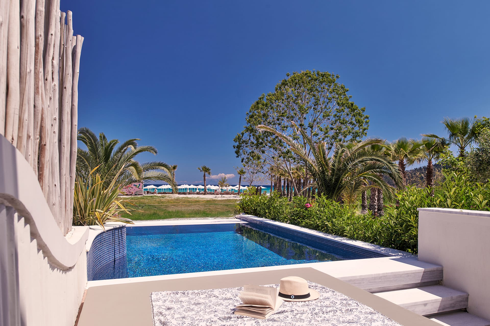 Deluxe Room with Sharing Pool