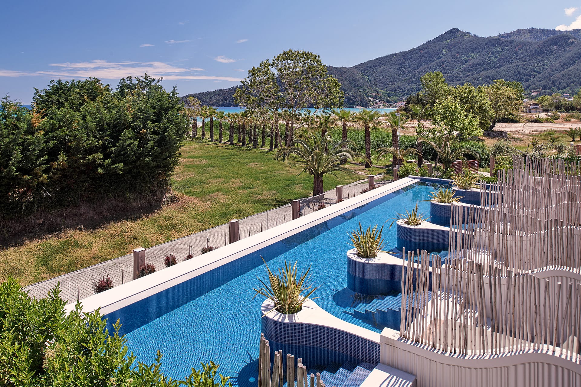 Deluxe Room with Sharing Pool
