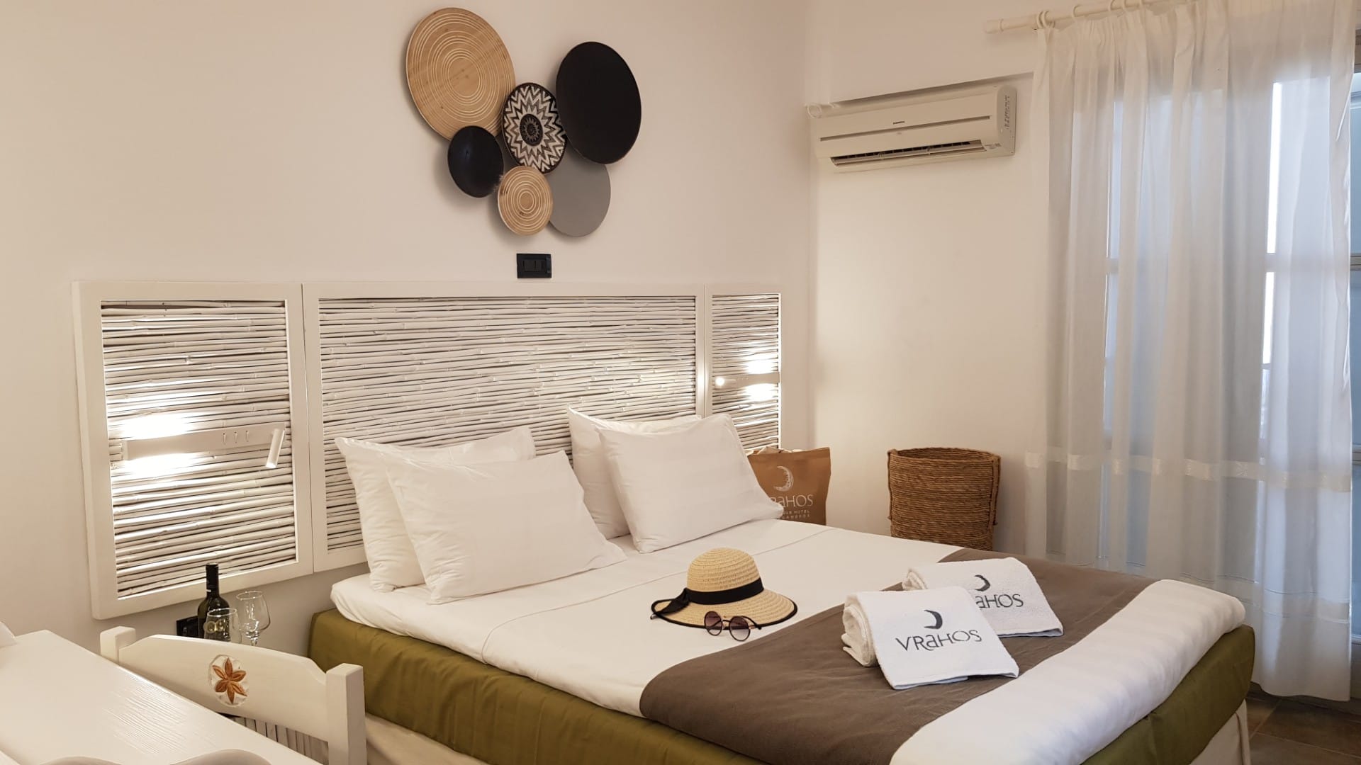 Family Suite with Side Sea View & Private Outdoor Air Jetted Tub