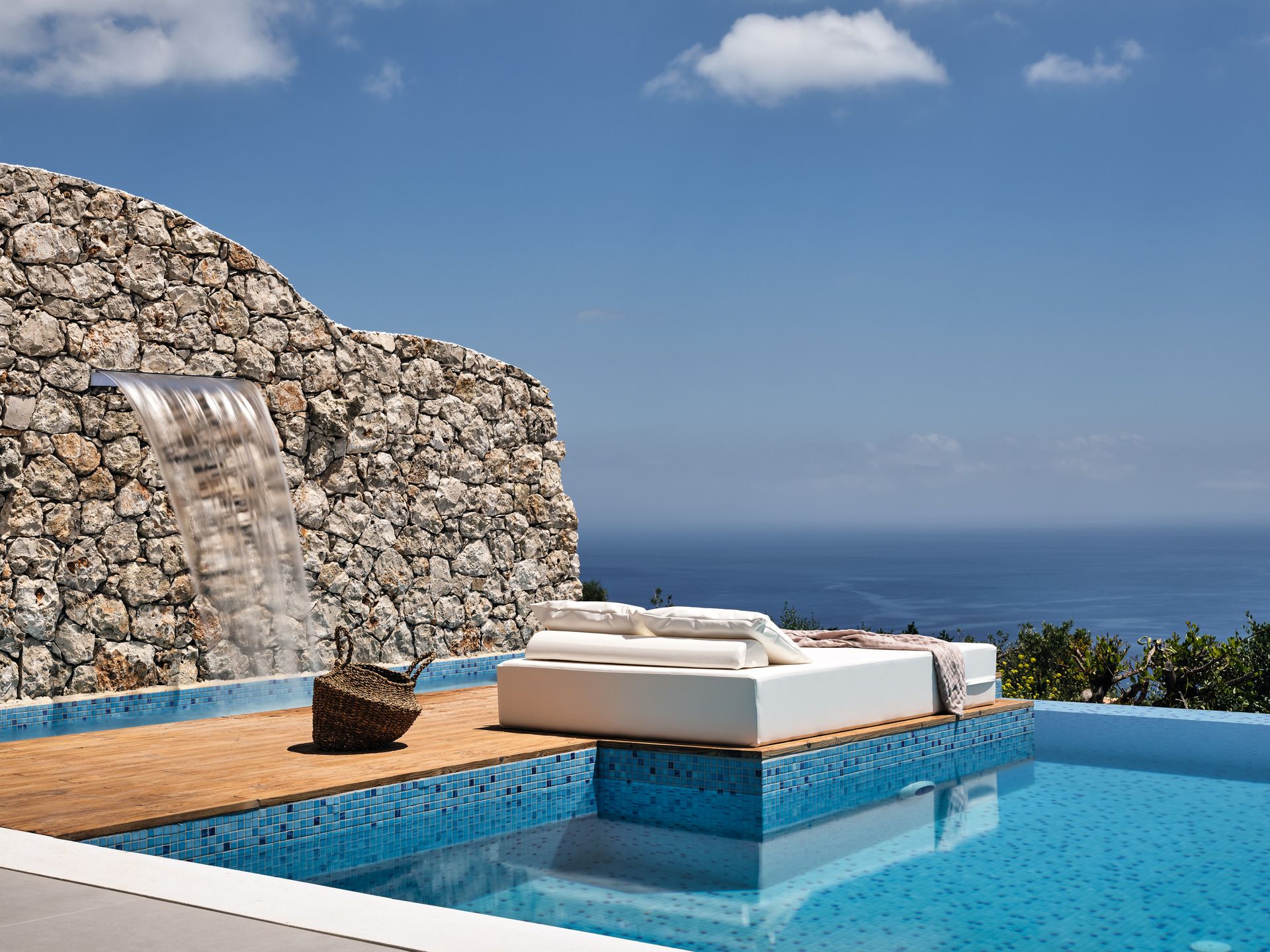 Emerald Cave Suites 2-3 persons