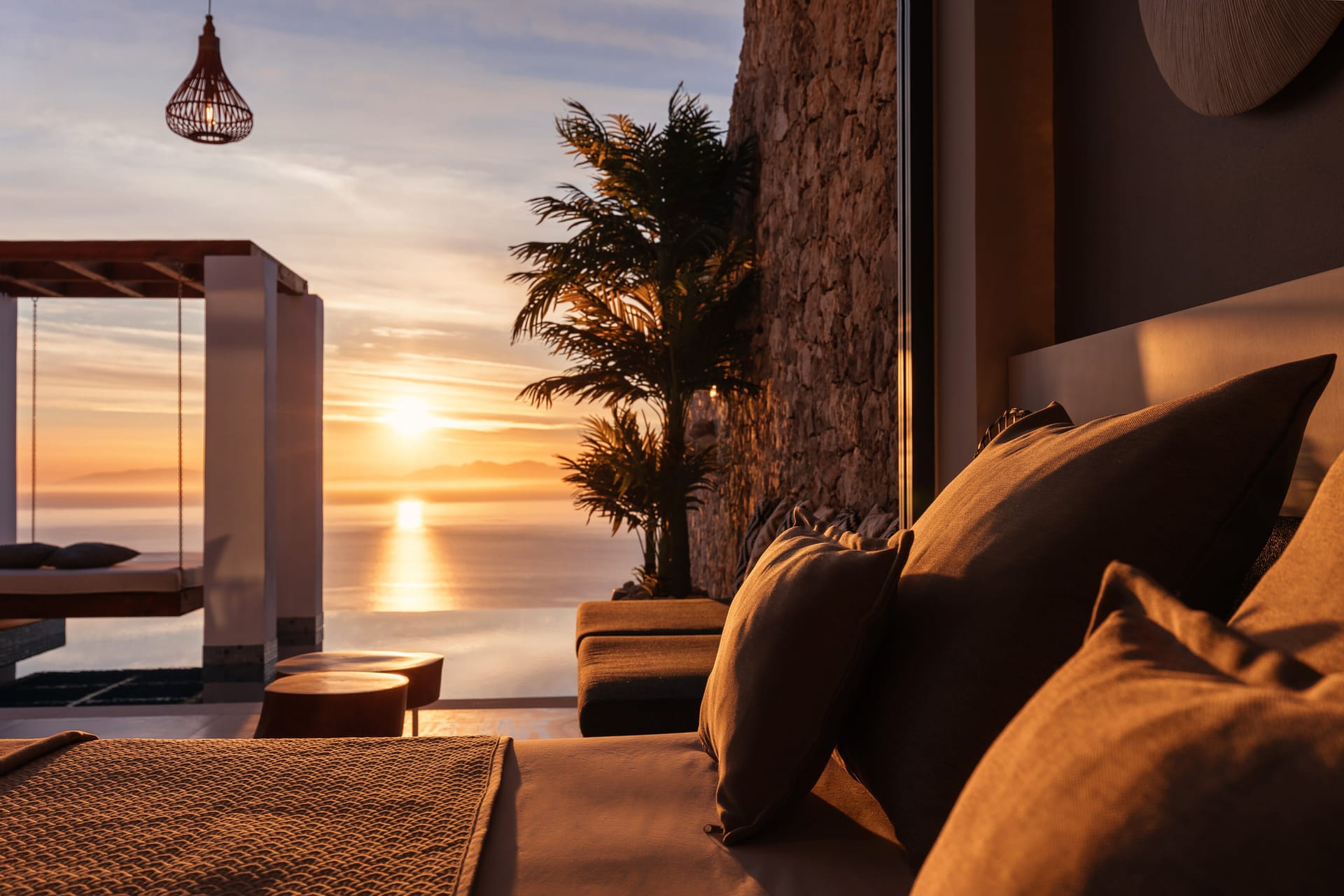 Emerald Honeymoon Allure Cave Suite