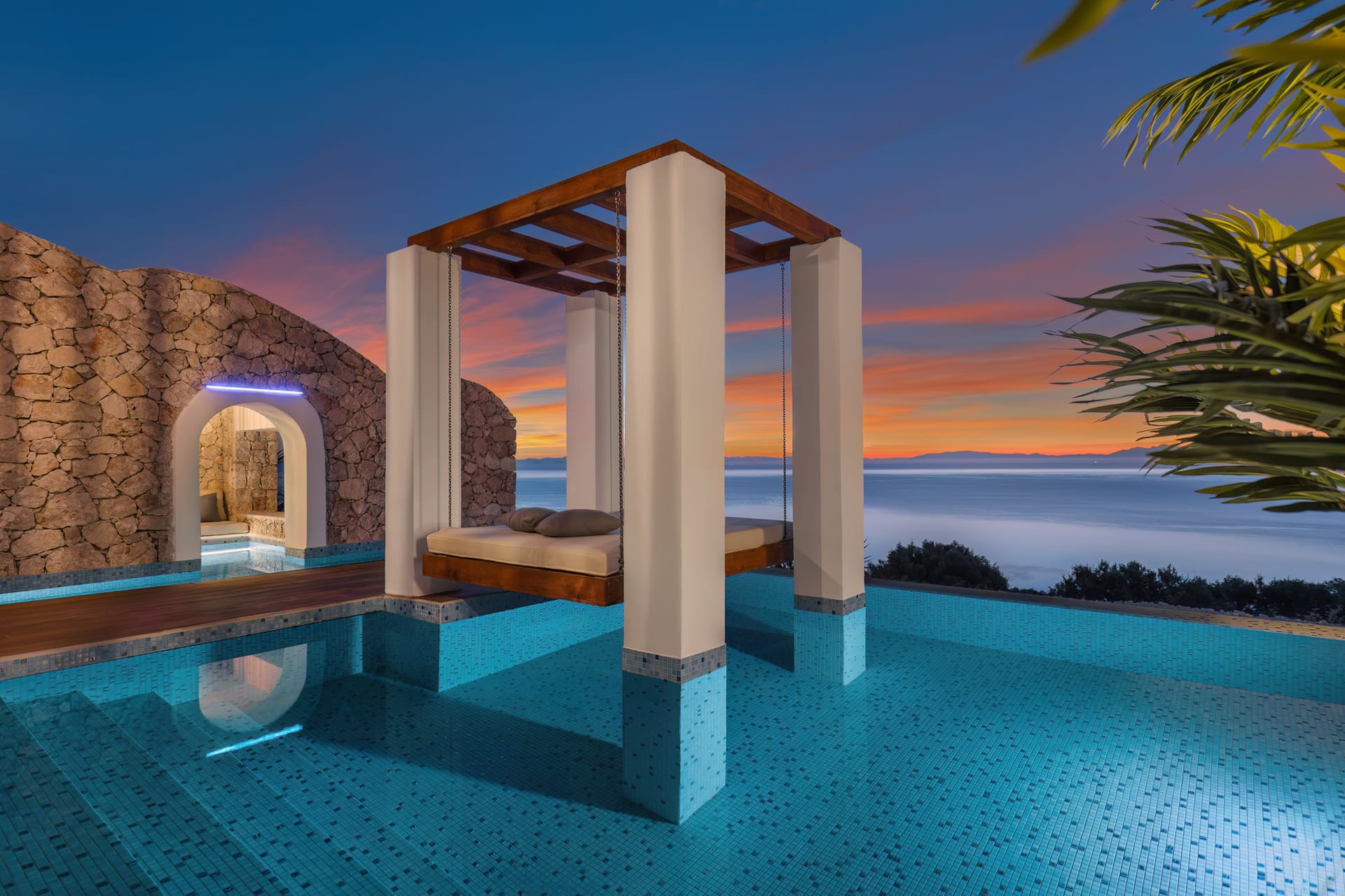 Emerald Honeymoon Allure Cave Suite