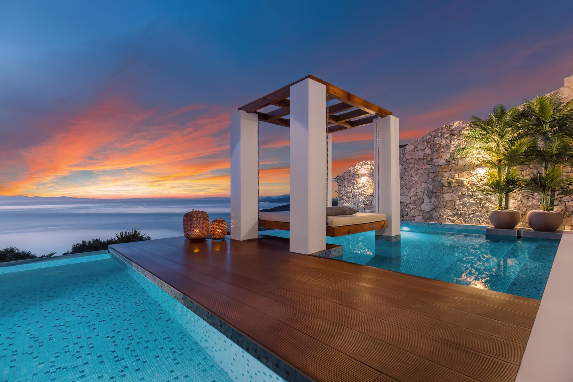 Emerald Honeymoon Allure Cave Suite