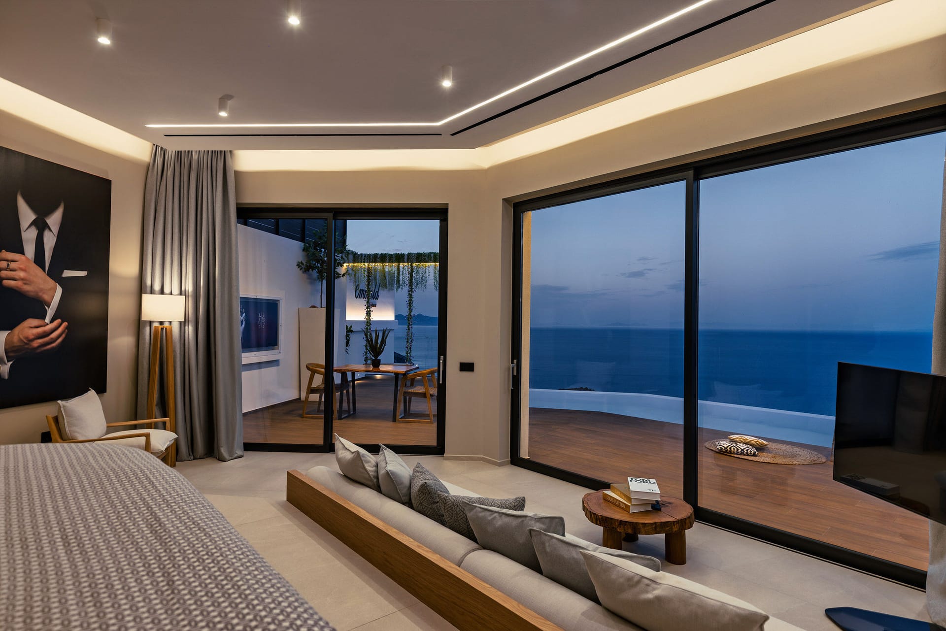 Emerald Honeymoon Deluxe Suite