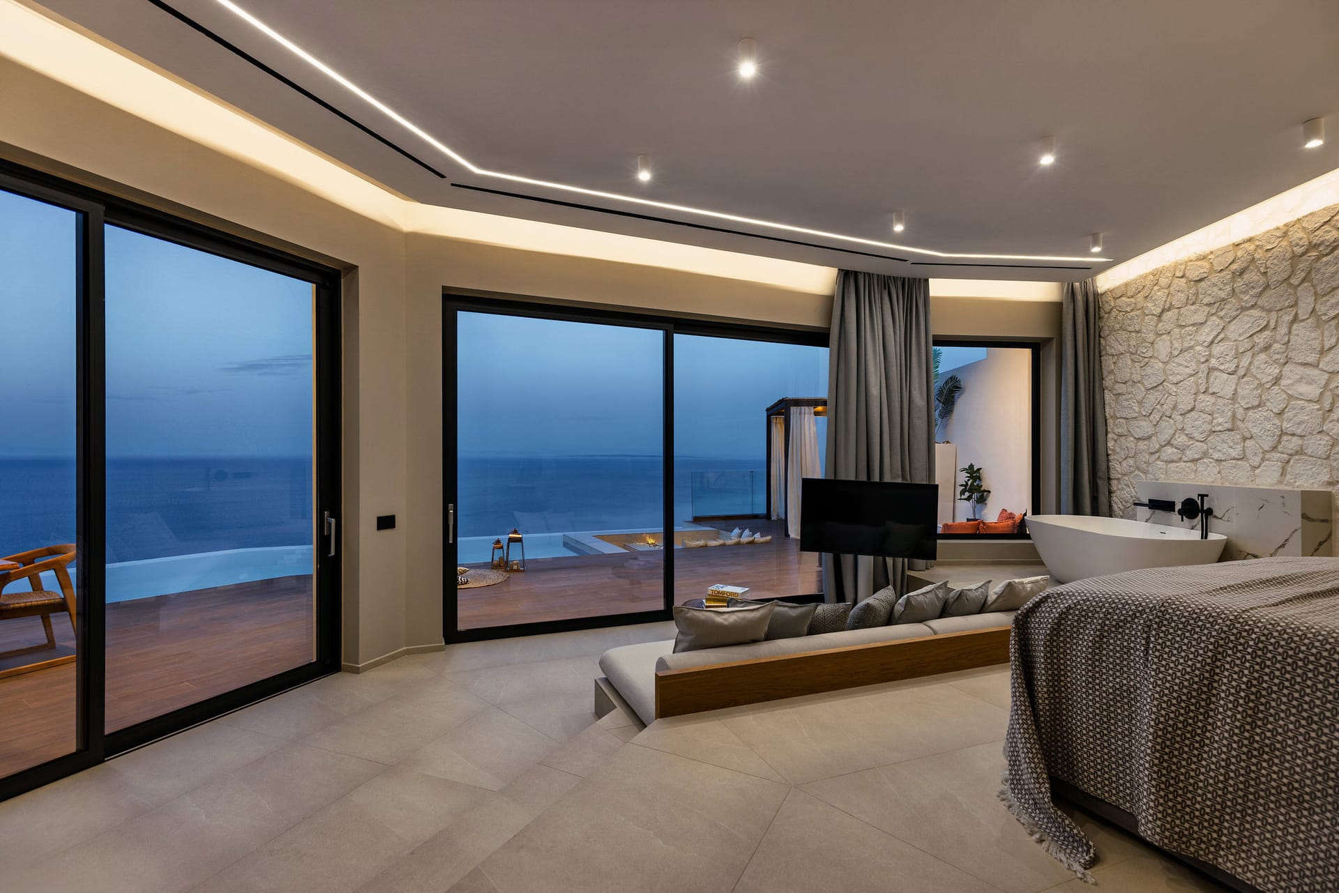 Emerald Honeymoon Deluxe Suite