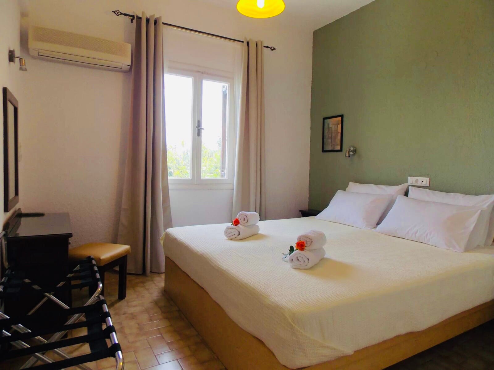 One Bedroom Apartment with Sea View