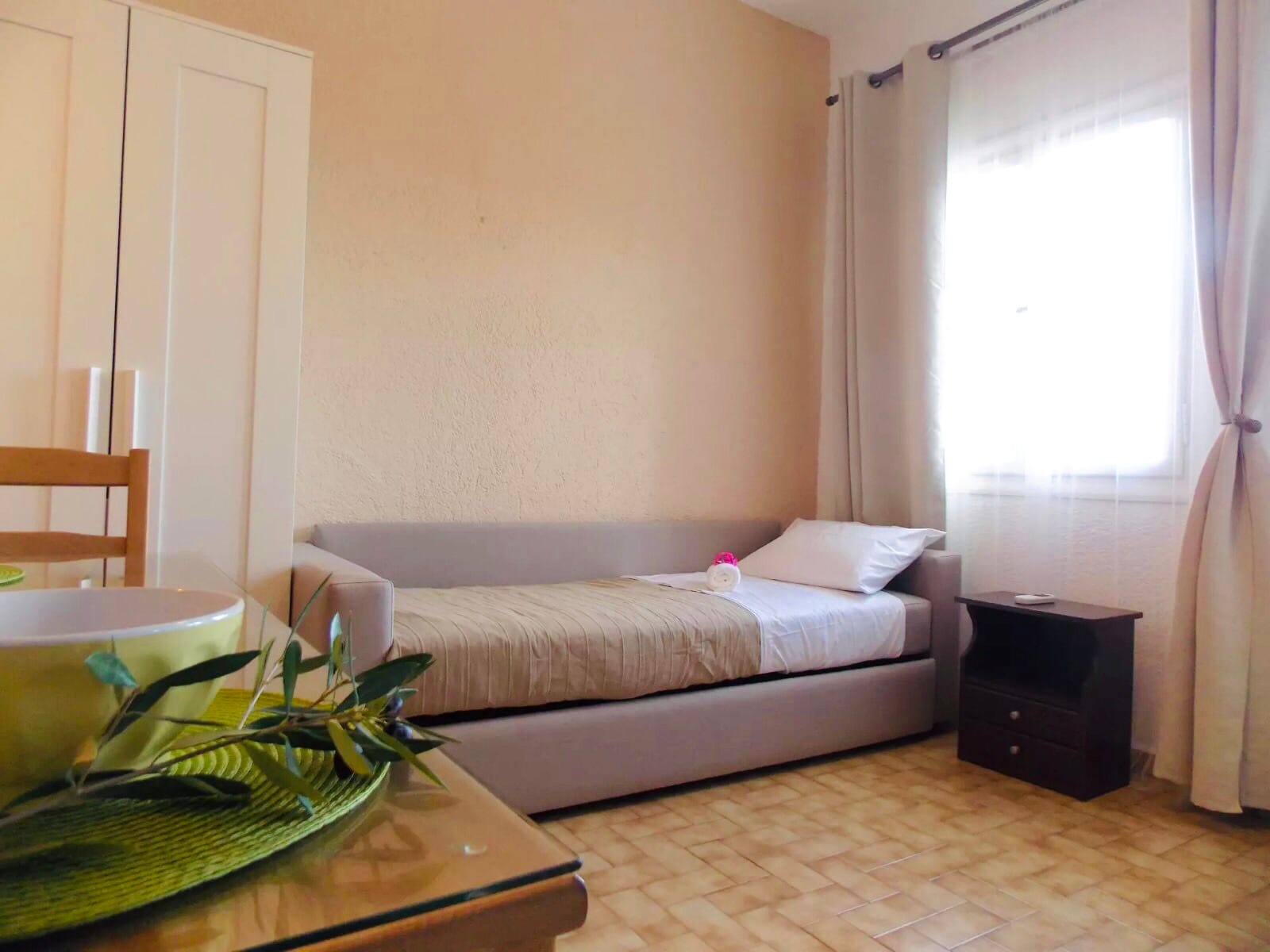 One Bedroom Apartment with Sea View