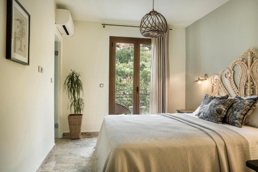 Superior Mountain view