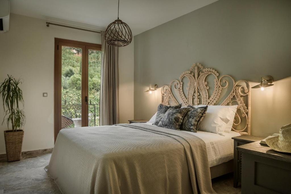 Superior Mountain view