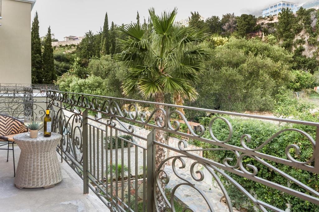 Superior Mountain view