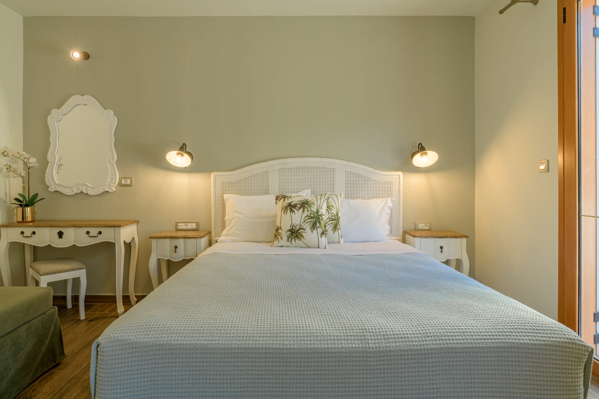 Deluxe suite with Mountain view