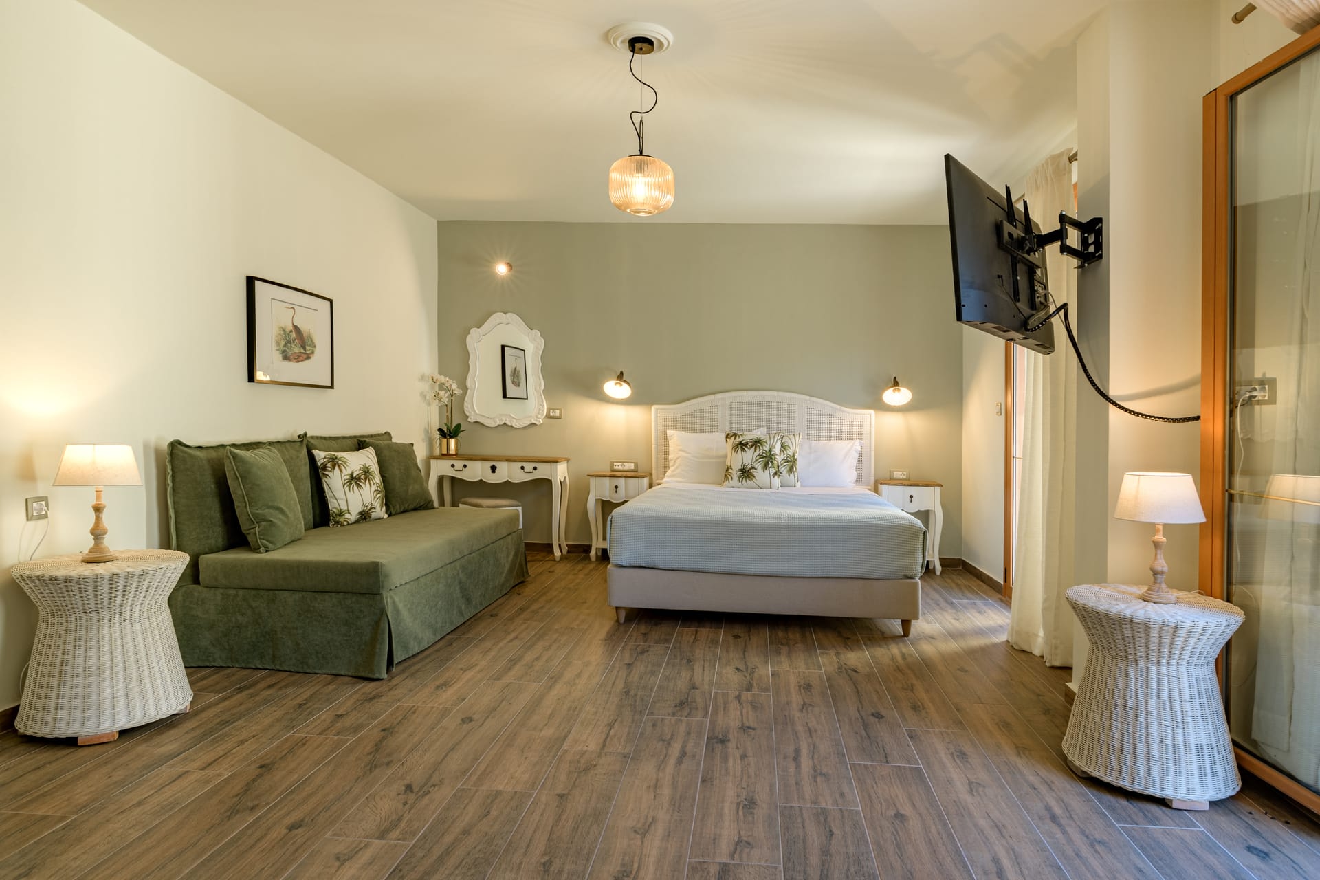 Deluxe suite with Mountain view